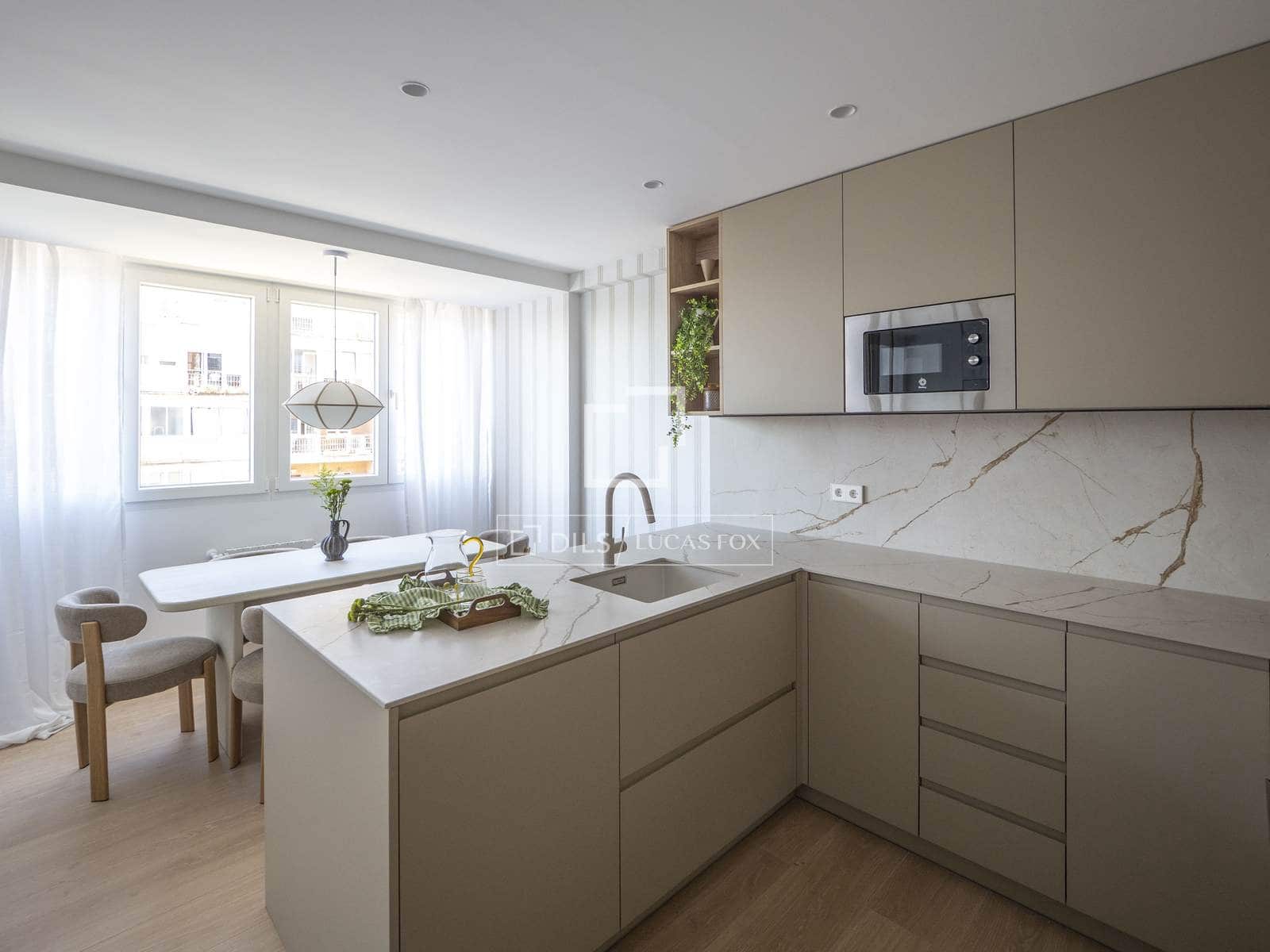 Apartamento de 4 habitaciones en Madrid ciudad en venta - 1.190.000 € (Ref: 9893059)