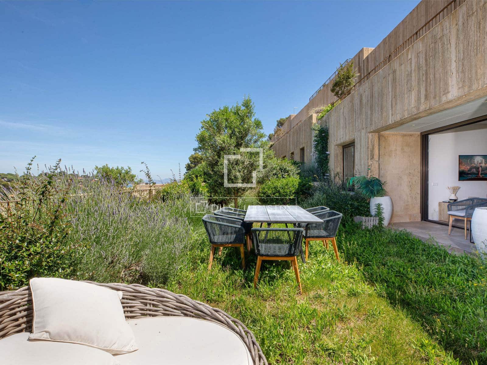Chalet de 4 habitaciones en Sa Riera en venta con piscina - 745.000 € (Ref: 9893184)