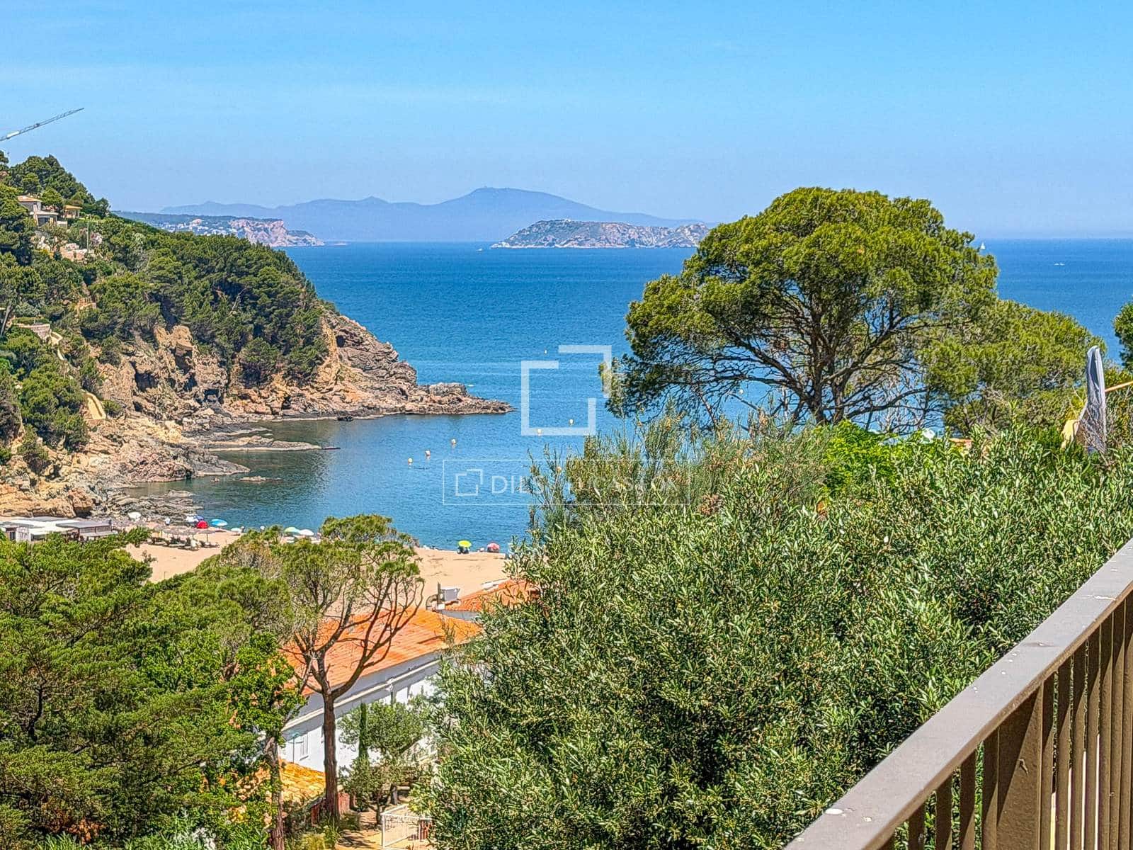 4 bedroom Villa for sale in Sa Riera with pool - € 823,000 (Ref: 9893185)