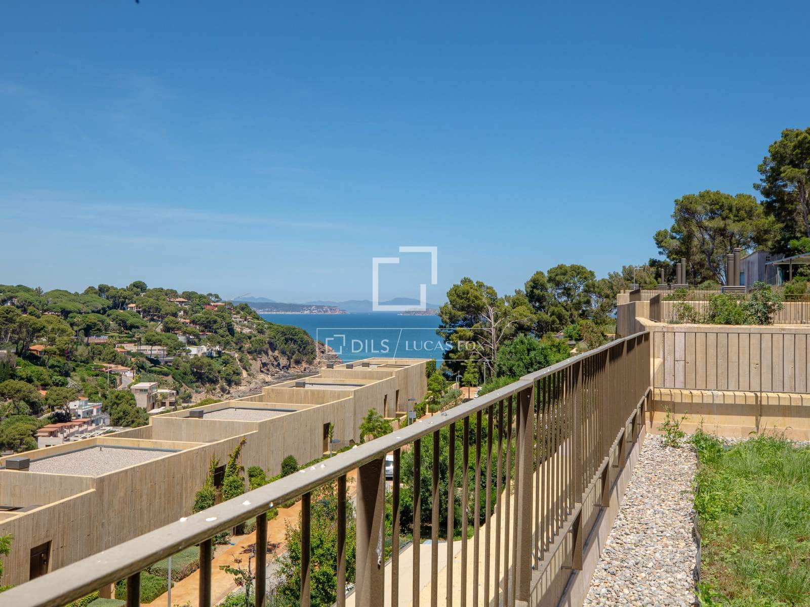 4 bedroom Villa for sale in Sa Riera with pool - € 825,000 (Ref: 9893186)