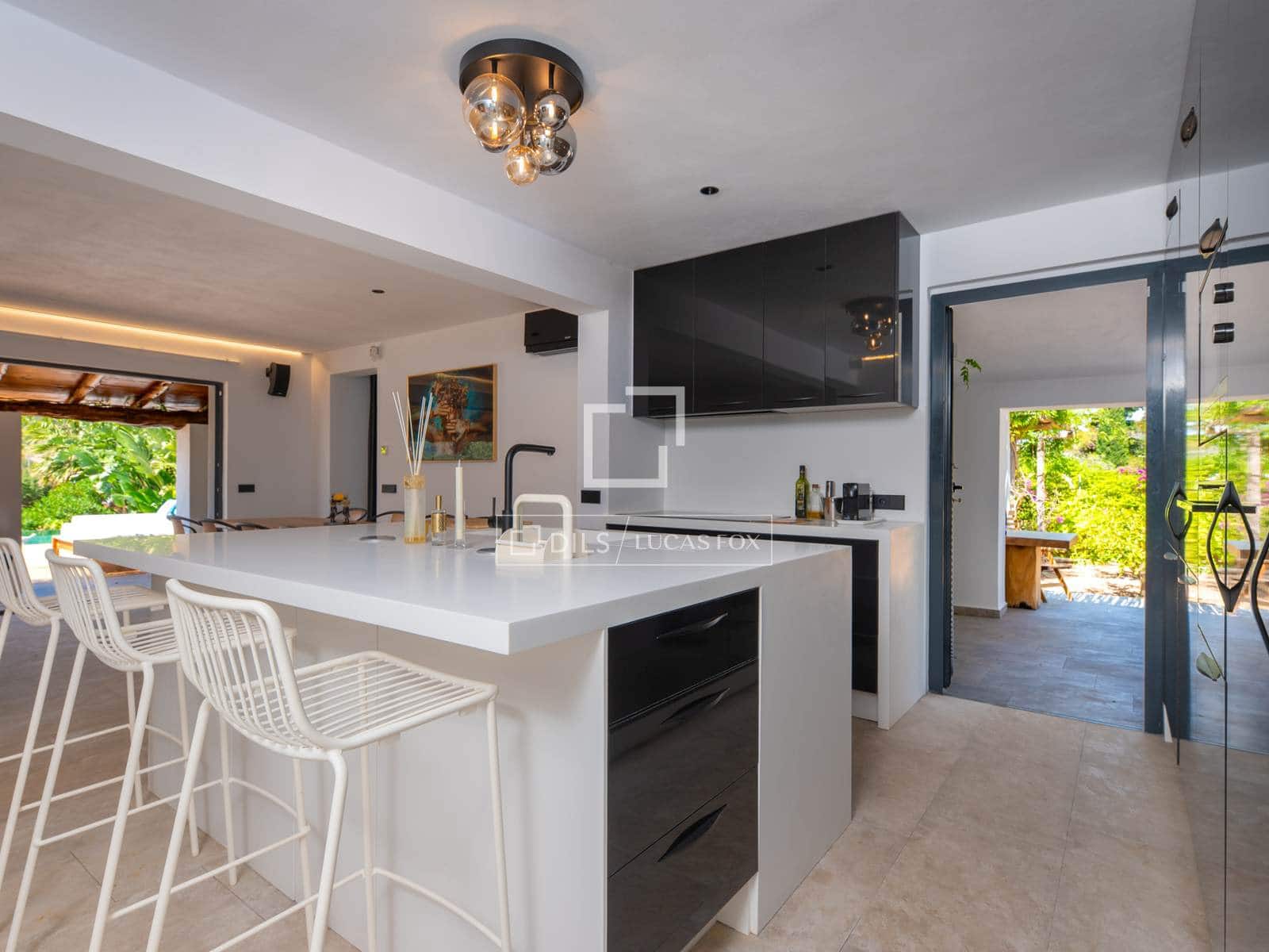 4 slaapkamer Villa te huur in Ibiza dorp met zwembad garage - € 12.500 (Ref: 9893192)