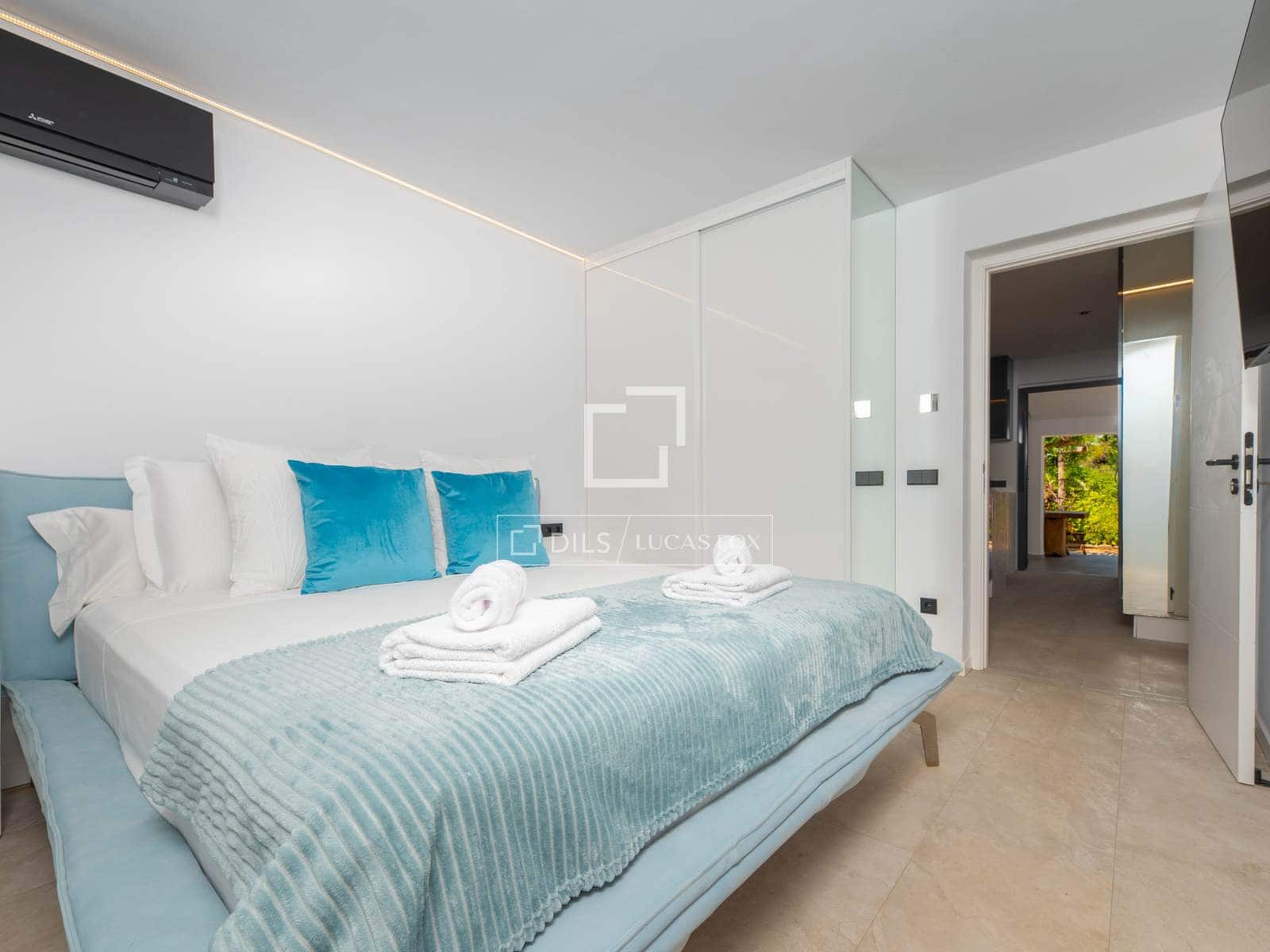 4 slaapkamer Villa te huur in Ibiza dorp met zwembad garage - € 12.500 (Ref: 9893192)