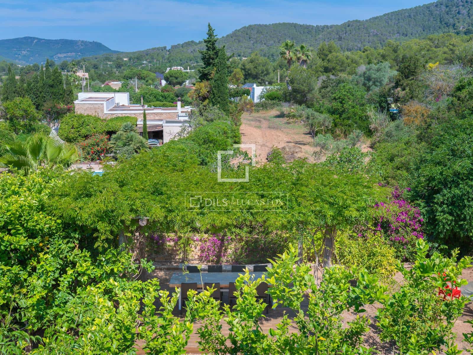 4 slaapkamer Villa te huur in Ibiza dorp met zwembad garage - € 12.500 (Ref: 9893192)