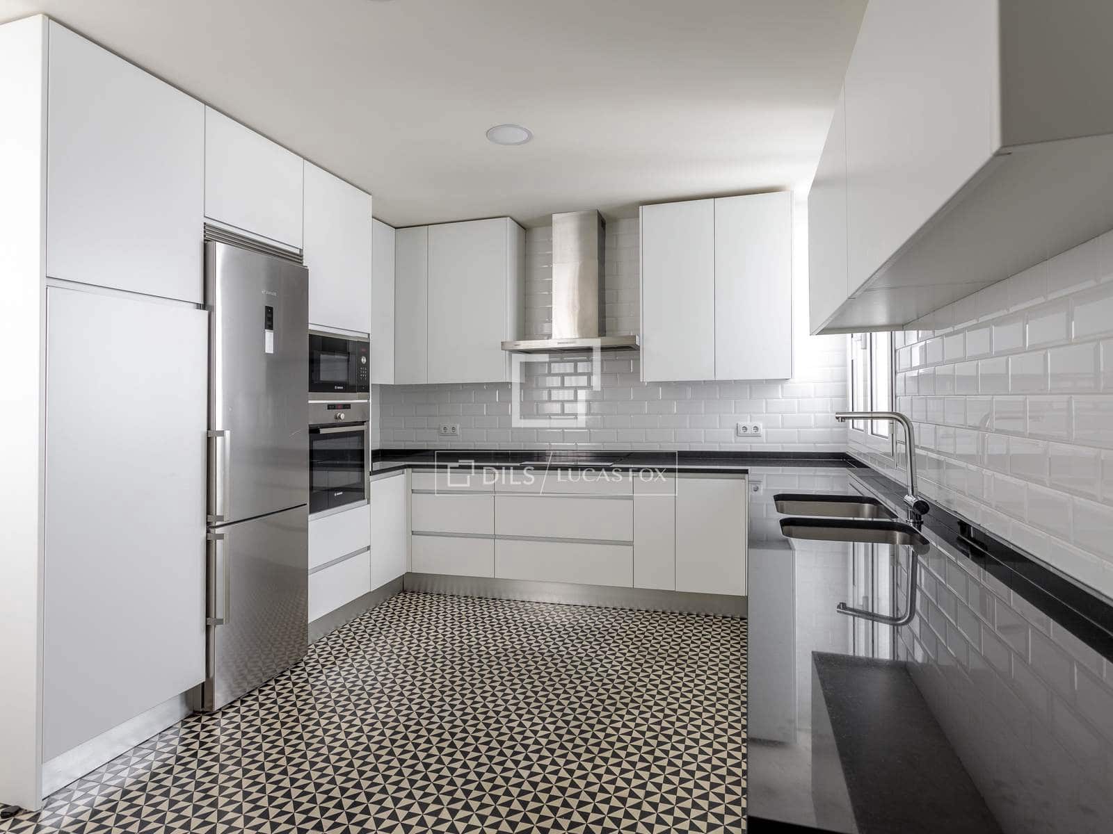 4 soverom Leilighet til leie i Madrid by - € 7 200 (Ref: 9893193)