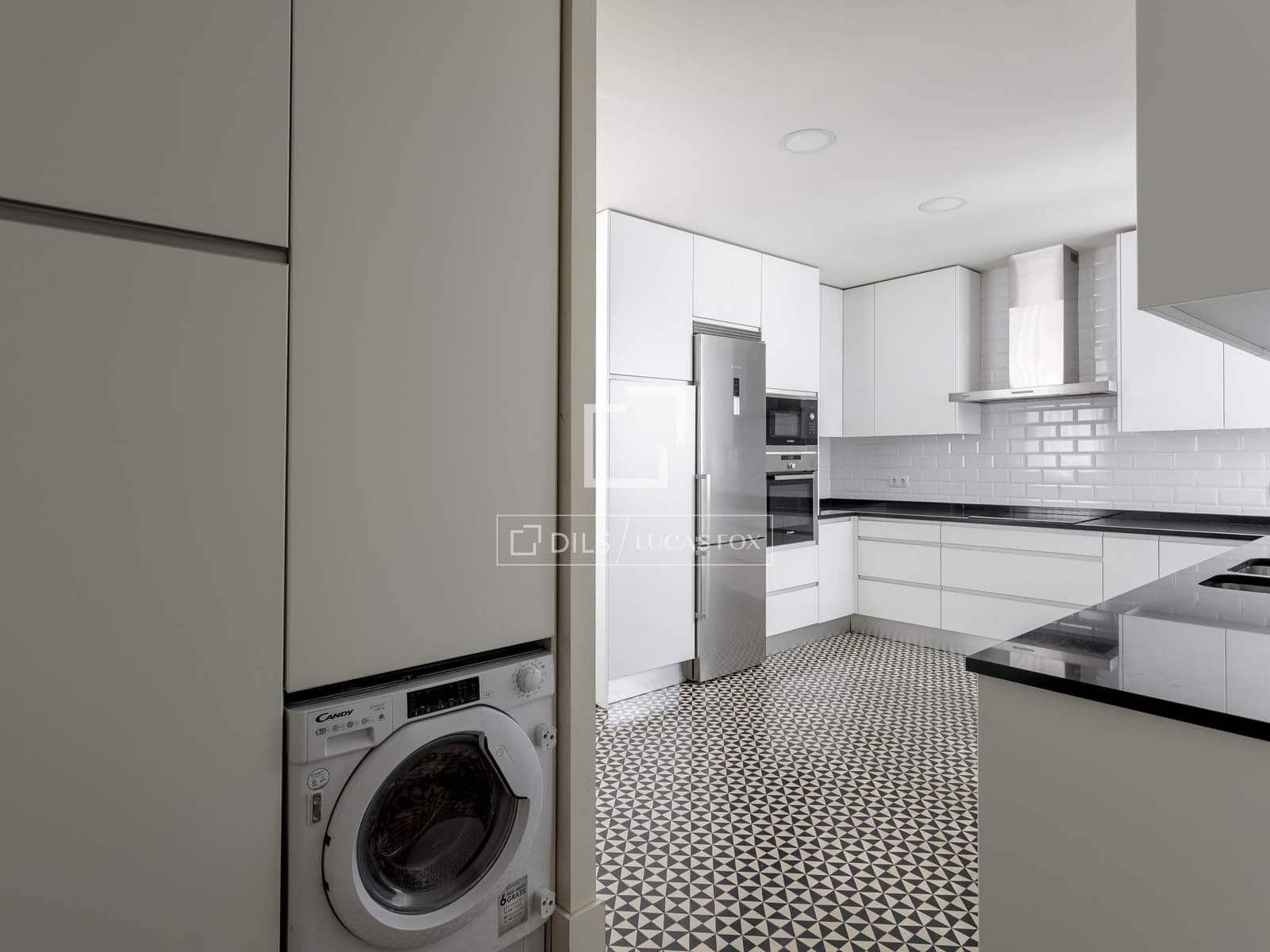 4 soverom Leilighet til leie i Madrid by - € 7 200 (Ref: 9893193)