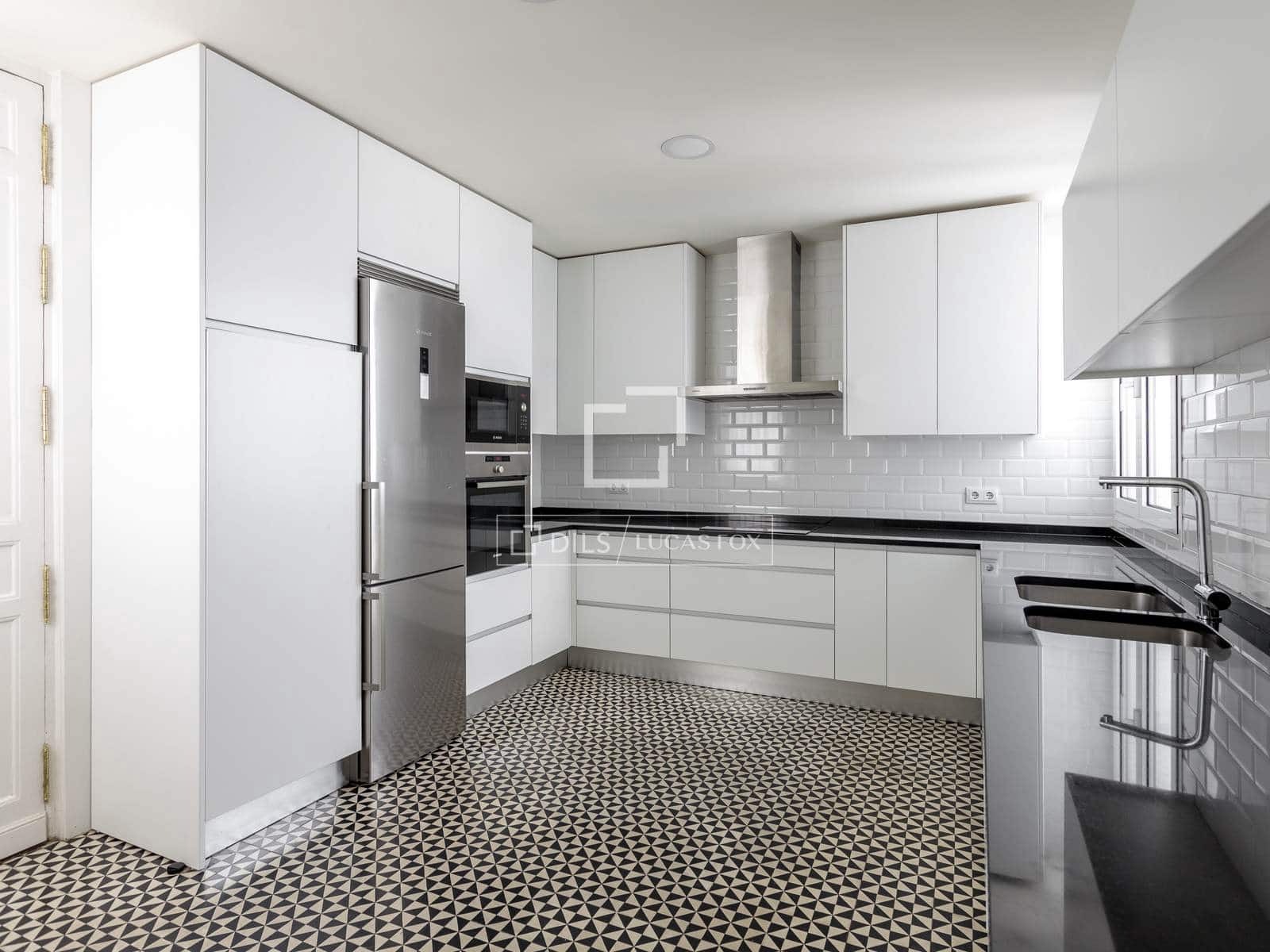 4 soverom Leilighet til leie i Madrid by - € 7 200 (Ref: 9893193)