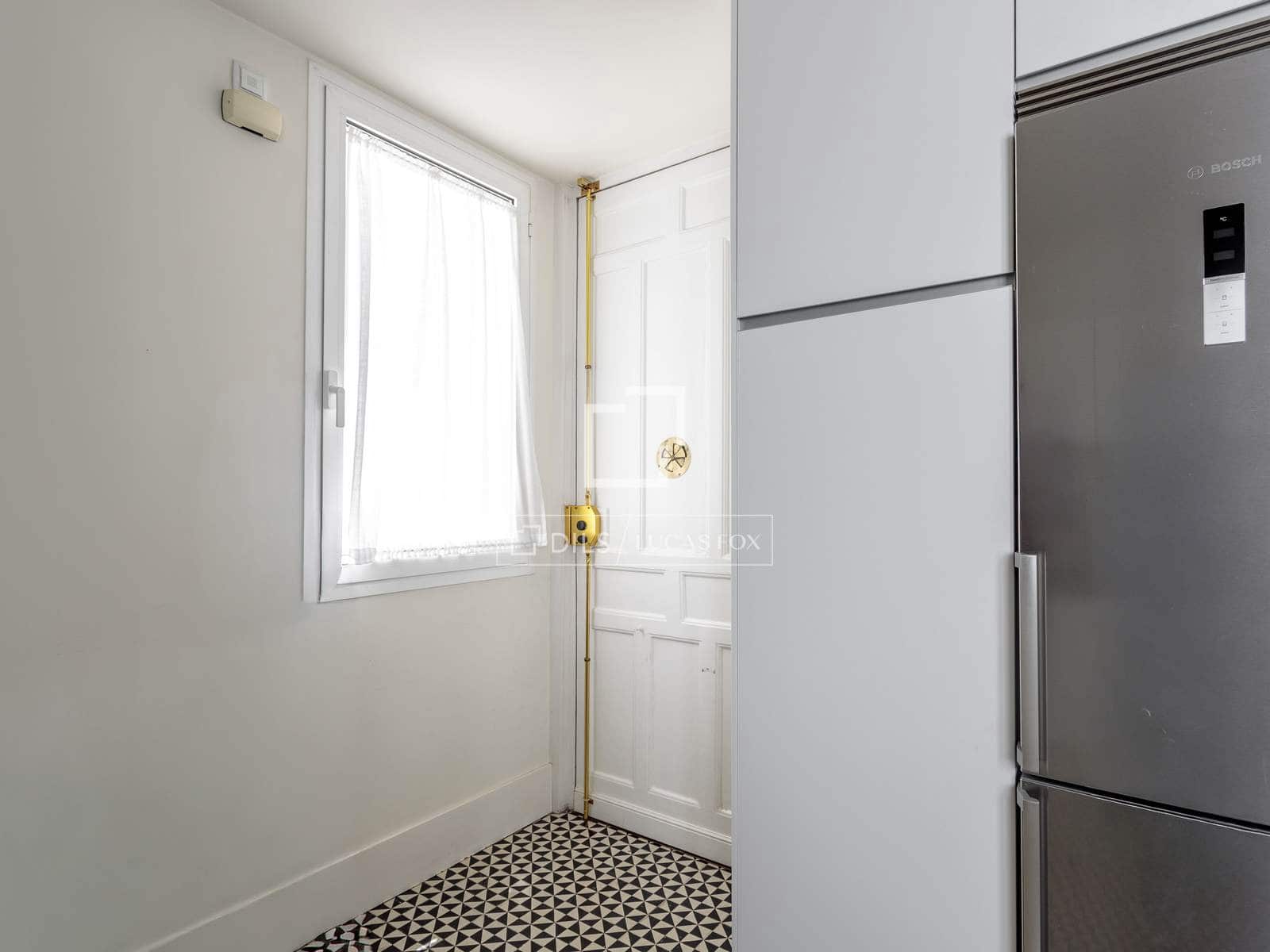 4 soverom Leilighet til leie i Madrid by - € 7 200 (Ref: 9893193)