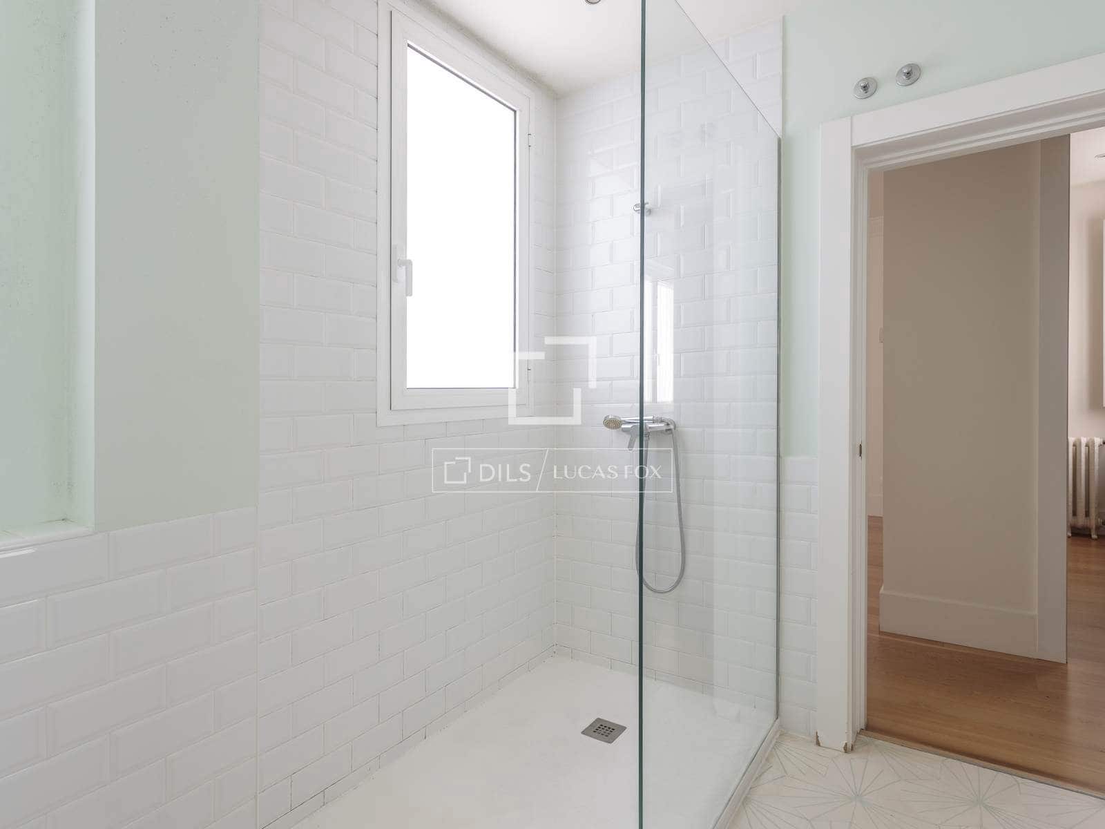 4 soverom Leilighet til leie i Madrid by - € 7 200 (Ref: 9893193)