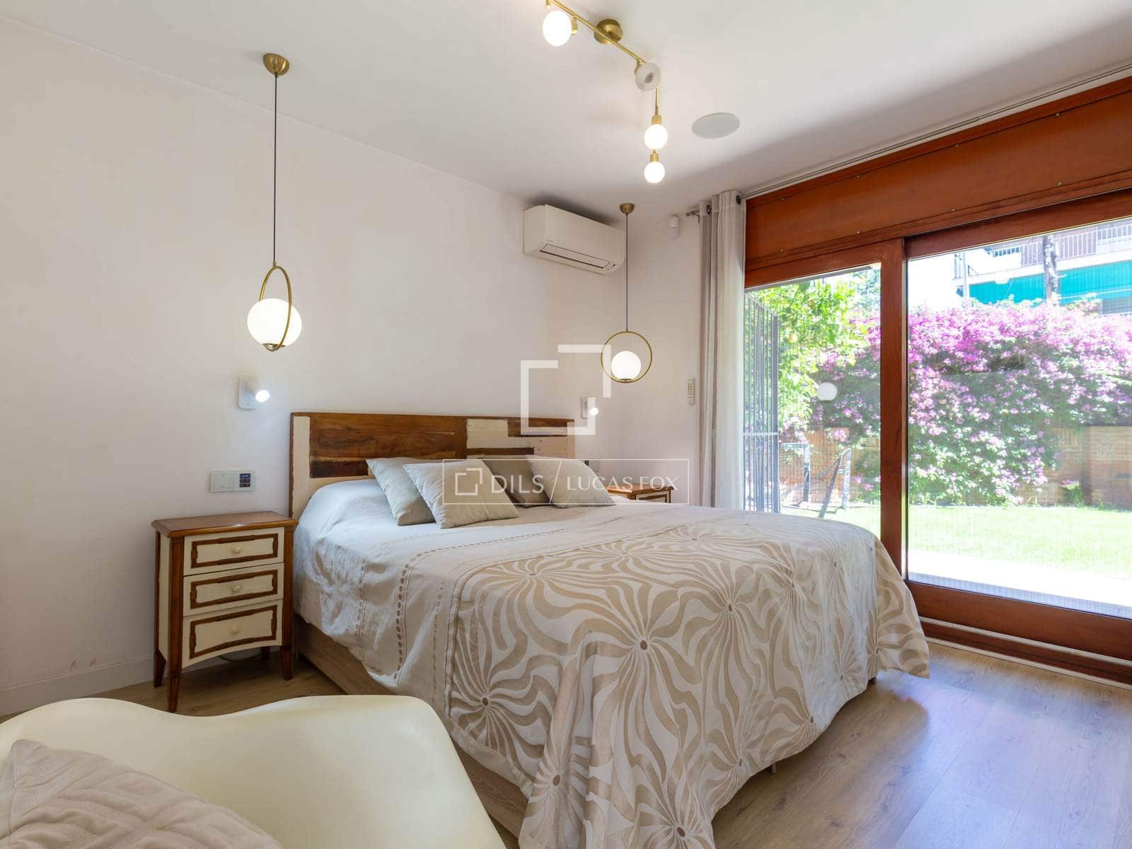 4 bedroom Apartment for sale in Esplugues de Llobregat with garage - € 790,000 (Ref: 9893195)