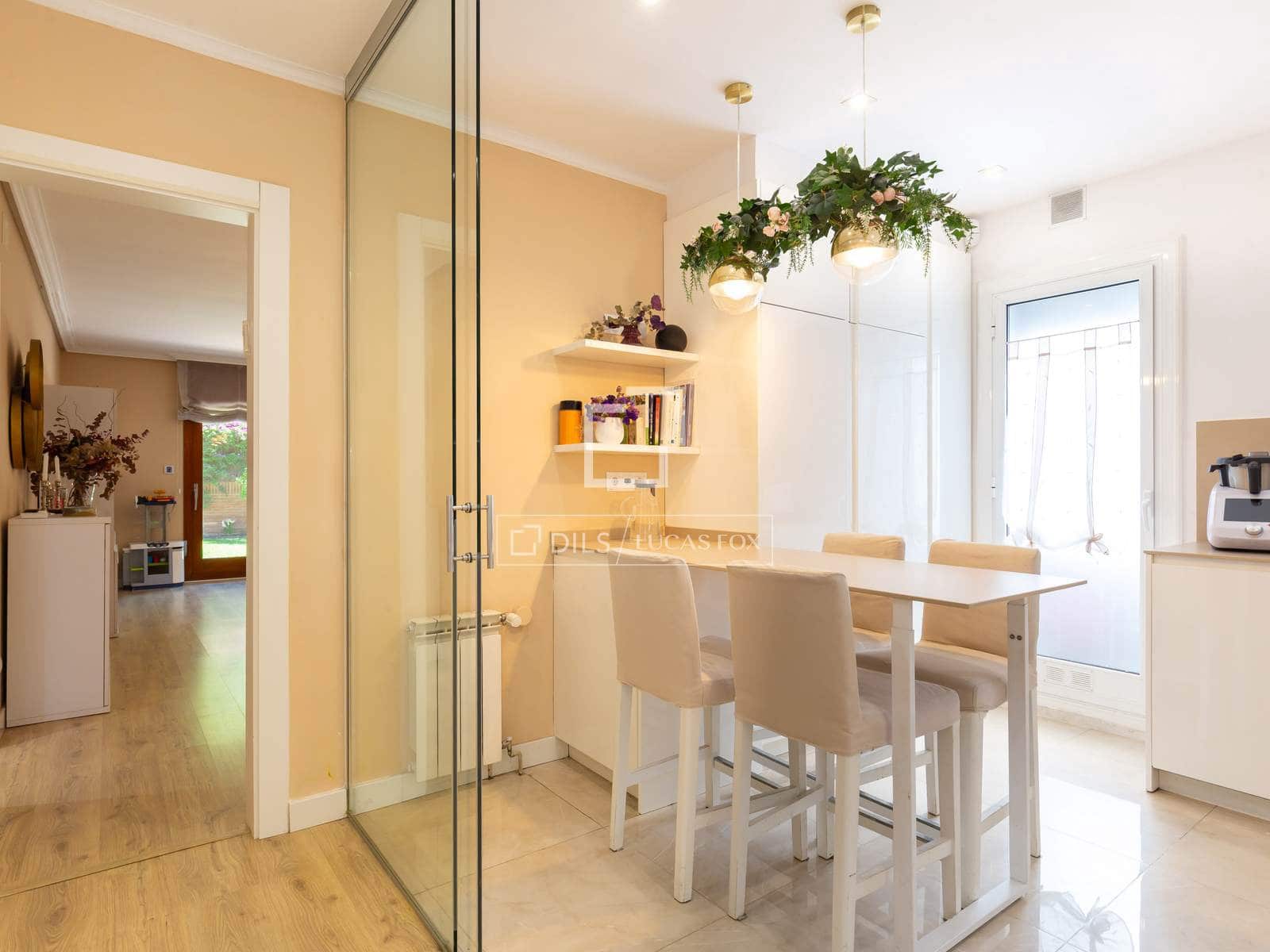 4 bedroom Apartment for sale in Esplugues de Llobregat with garage - € 790,000 (Ref: 9893195)