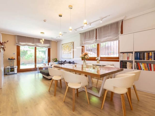 4 bedroom Apartment for sale in Esplugues de Llobregat with garage - € 790,000 (Ref: 9893195)