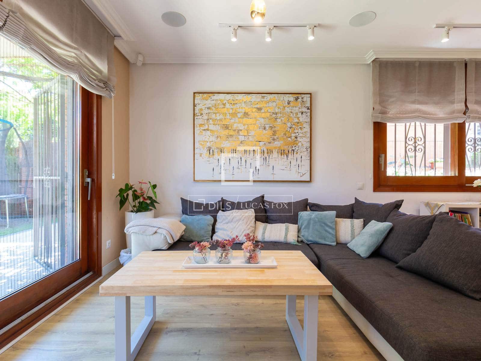 4 bedroom Apartment for sale in Esplugues de Llobregat with garage - € 790,000 (Ref: 9893195)