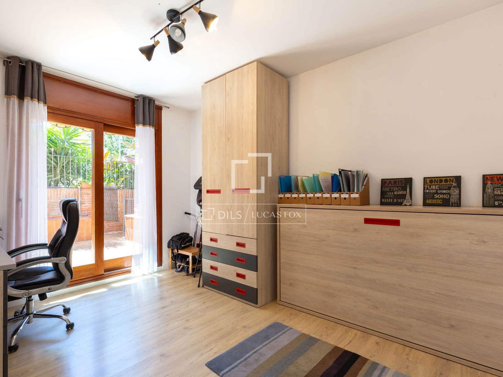 4 bedroom Apartment for sale in Esplugues de Llobregat with garage - € 790,000 (Ref: 9893195)