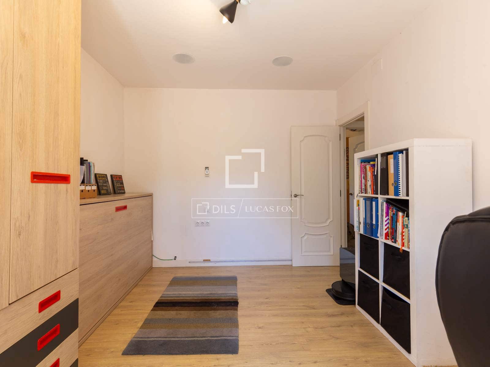 4 bedroom Apartment for sale in Esplugues de Llobregat with garage - € 790,000 (Ref: 9893195)
