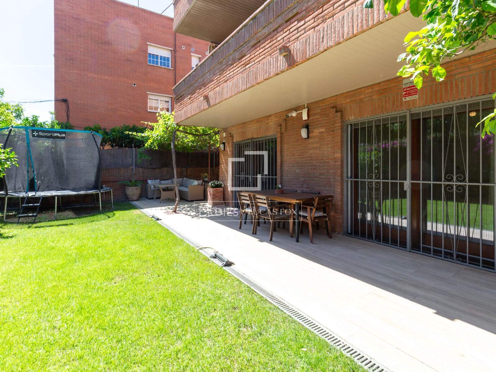 4 bedroom Apartment for sale in Esplugues de Llobregat with garage - € 790,000 (Ref: 9893195)