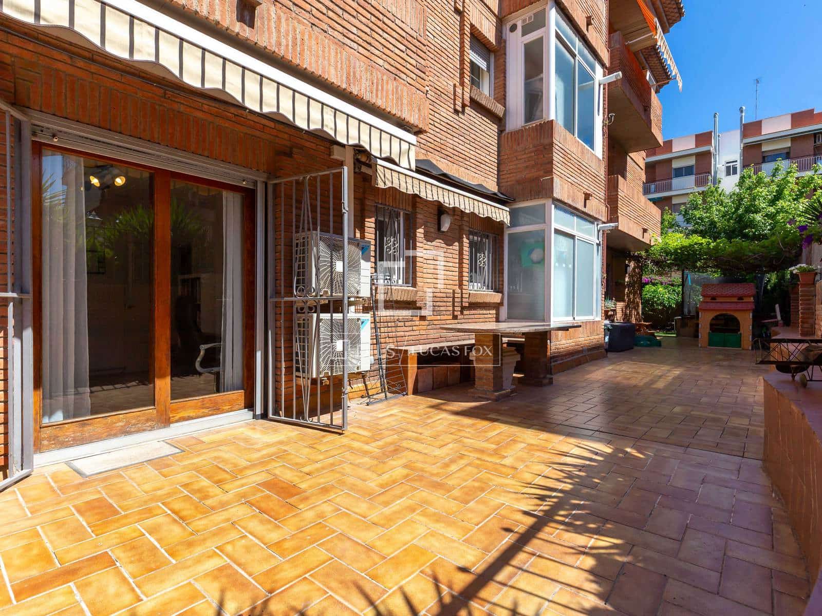 4 bedroom Apartment for sale in Esplugues de Llobregat with garage - € 790,000 (Ref: 9893195)