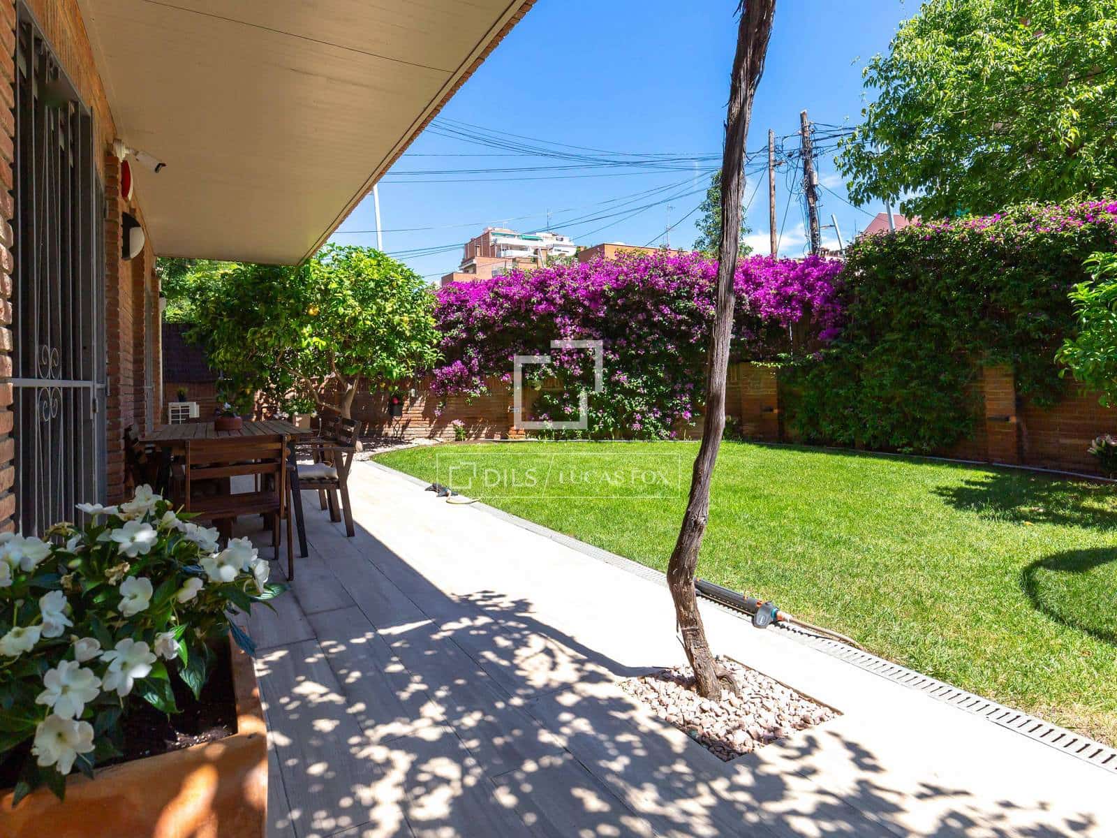 4 bedroom Apartment for sale in Esplugues de Llobregat with garage - € 790,000 (Ref: 9893195)
