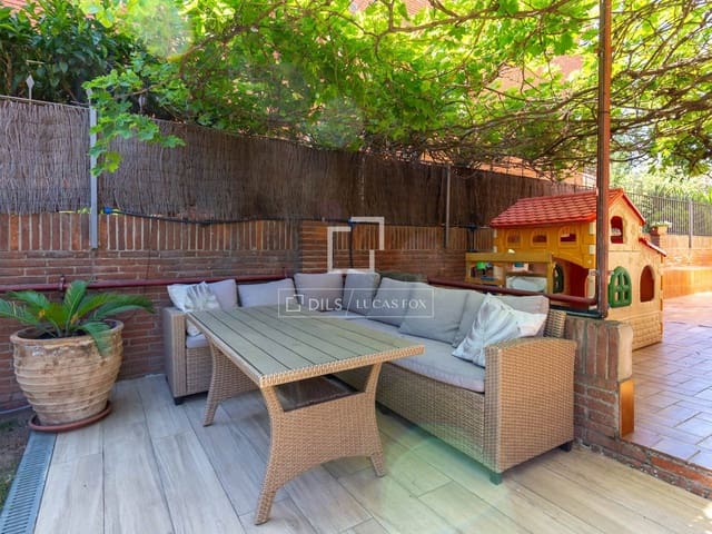 4 bedroom Apartment for sale in Esplugues de Llobregat with garage - € 790,000 (Ref: 9893195)