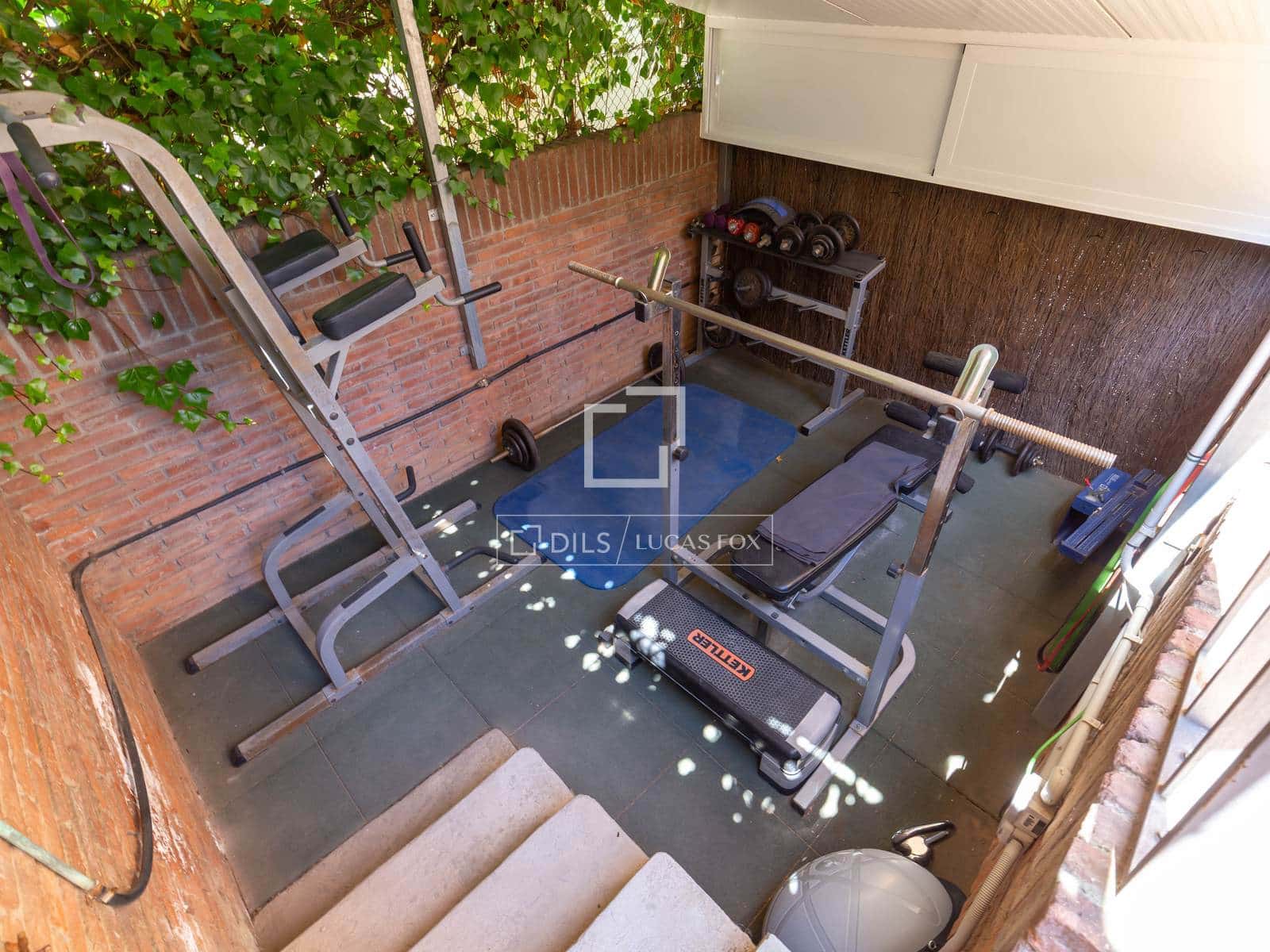 4 bedroom Apartment for sale in Esplugues de Llobregat with garage - € 790,000 (Ref: 9893195)