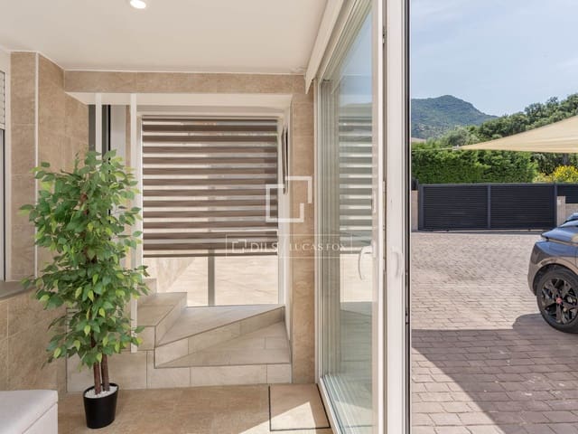 4 bedroom Villa for sale in Palau-saverdera with pool garage - € 1,200,000 (Ref: 9893197)