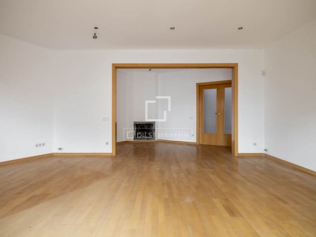 4 soverom Leilighet til salgs i Barcelona by - € 865 000 (Ref: 9895087)