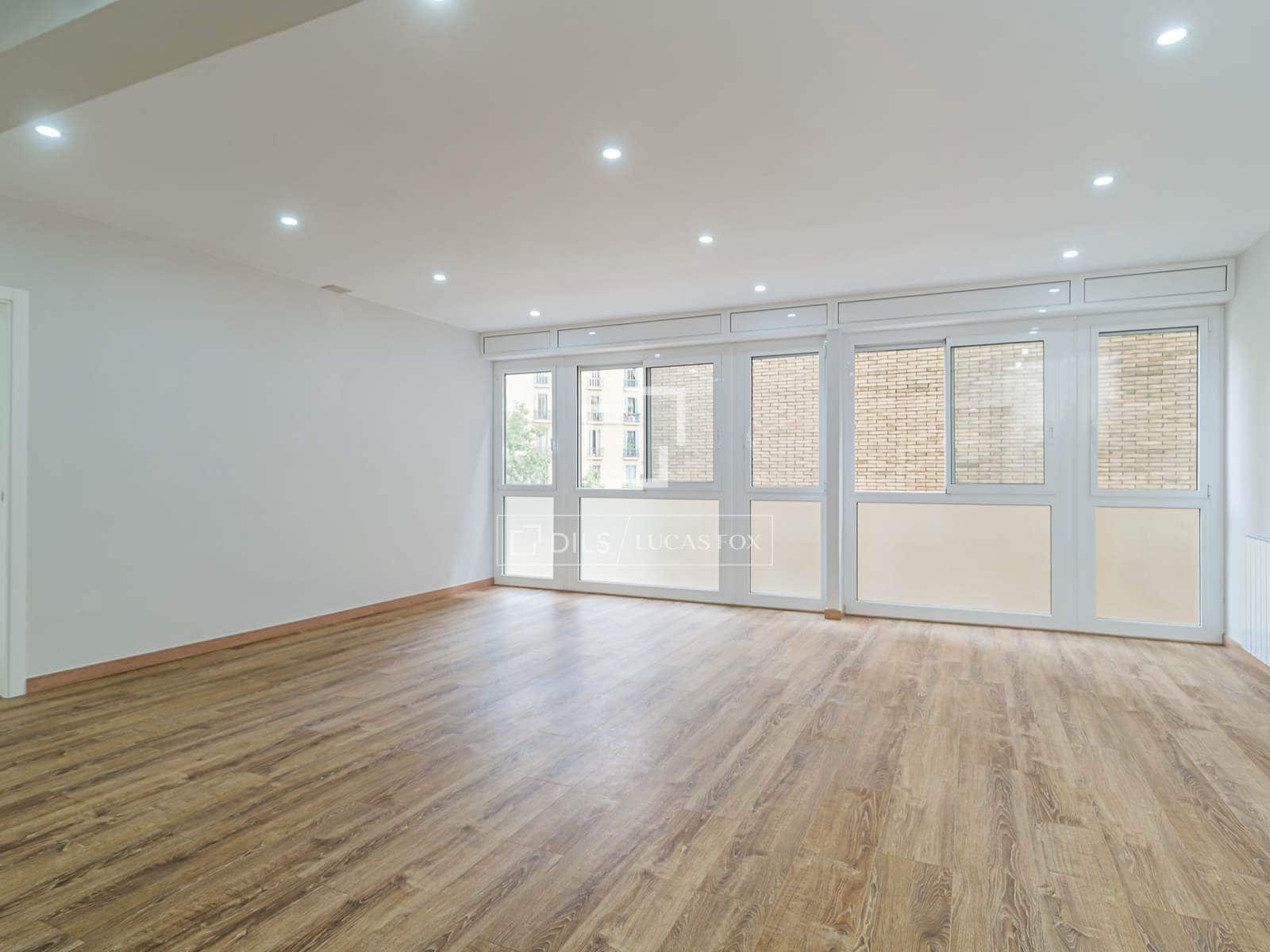 6 bedroom Apartment for sale in Barcelona city - € 1,150,000 (Ref: 9895088)