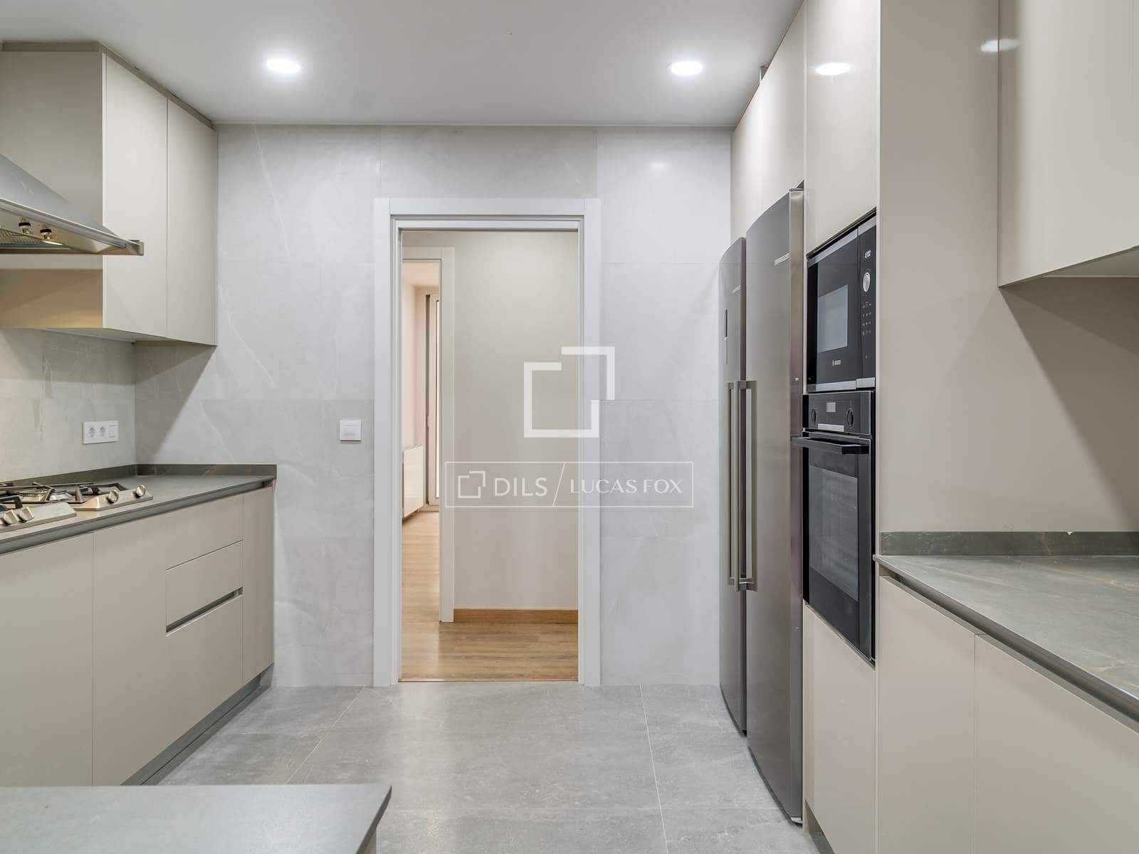 6 bedroom Apartment for sale in Barcelona city - € 1,150,000 (Ref: 9895088)