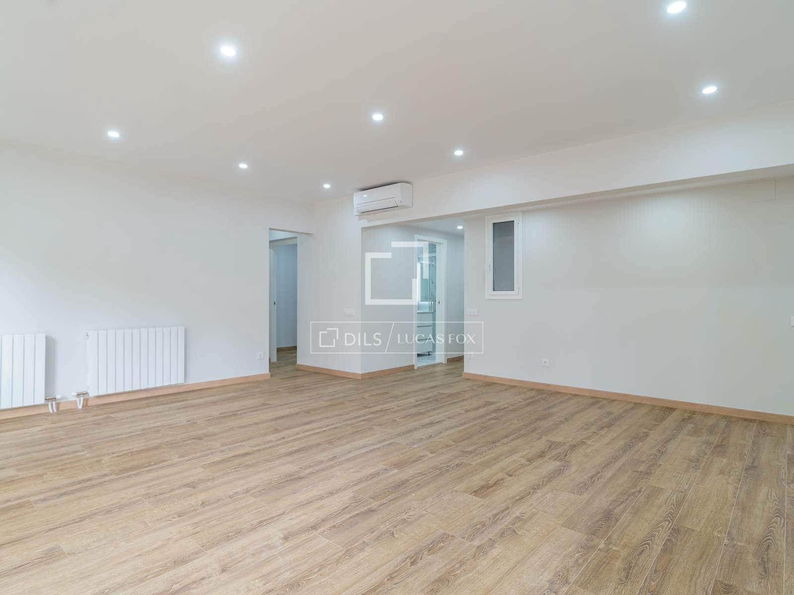 6 bedroom Apartment for sale in Barcelona city - € 1,150,000 (Ref: 9895088)