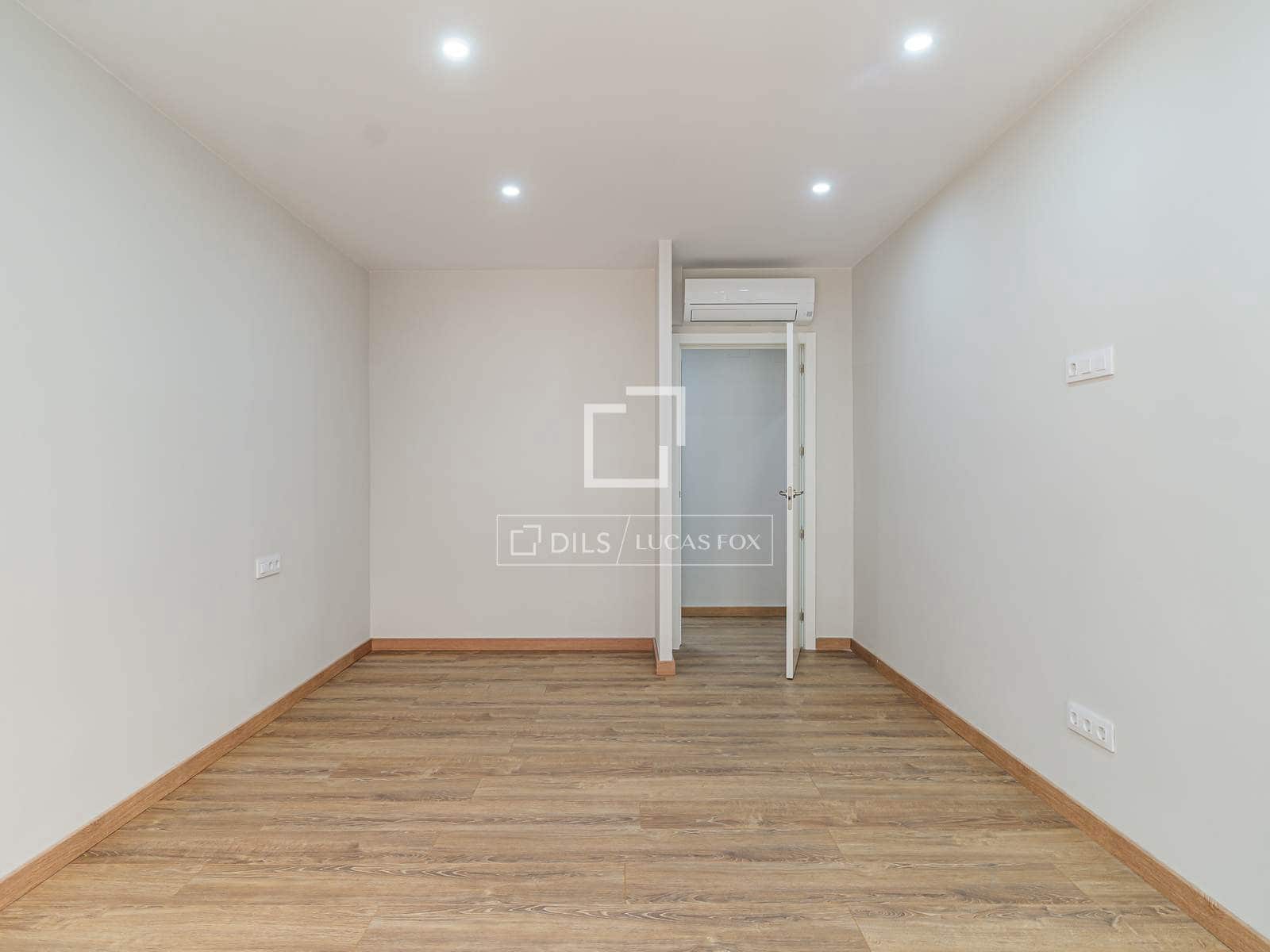 6 bedroom Apartment for sale in Barcelona city - € 1,150,000 (Ref: 9895088)