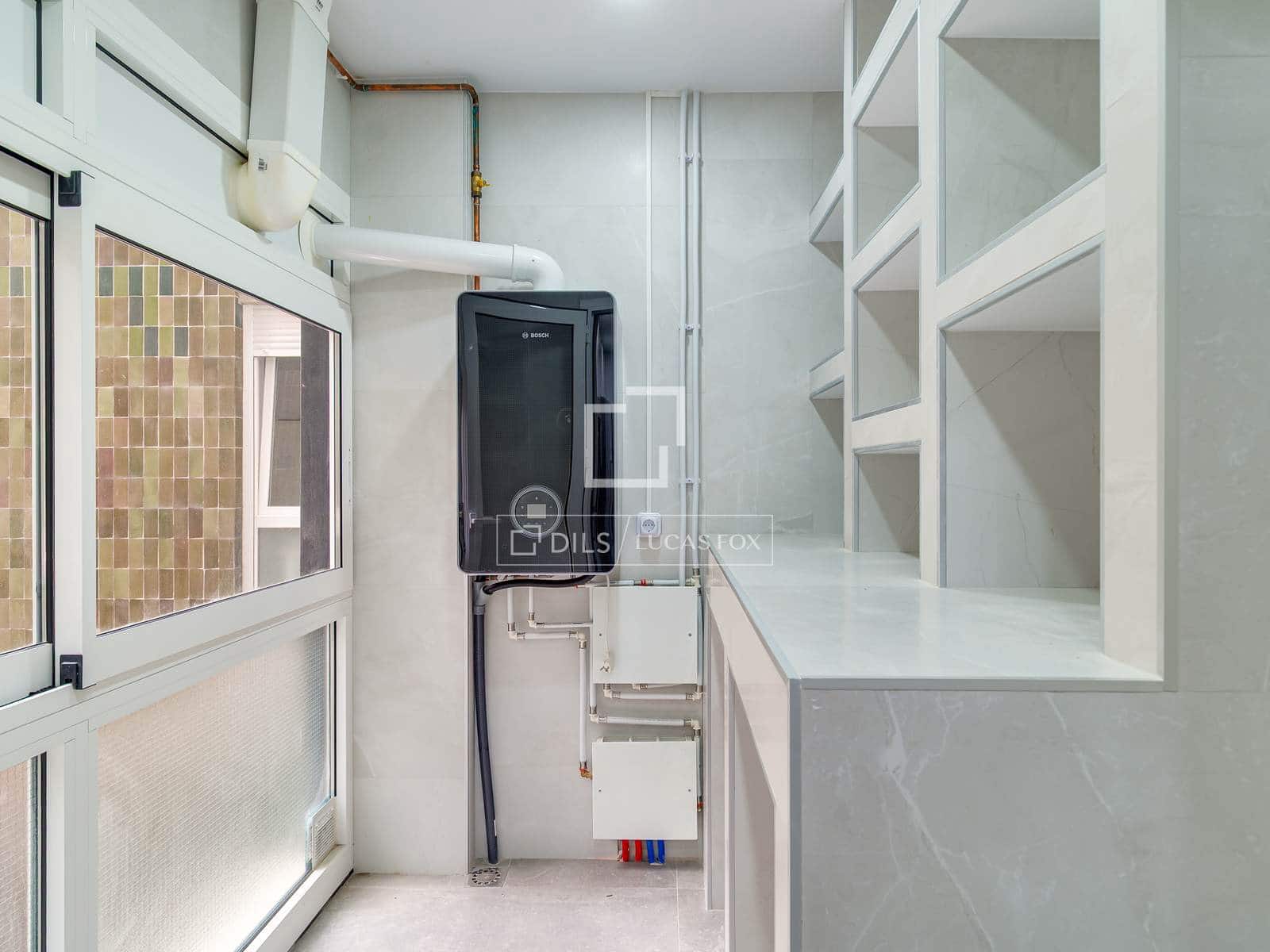 6 bedroom Apartment for sale in Barcelona city - € 1,150,000 (Ref: 9895088)