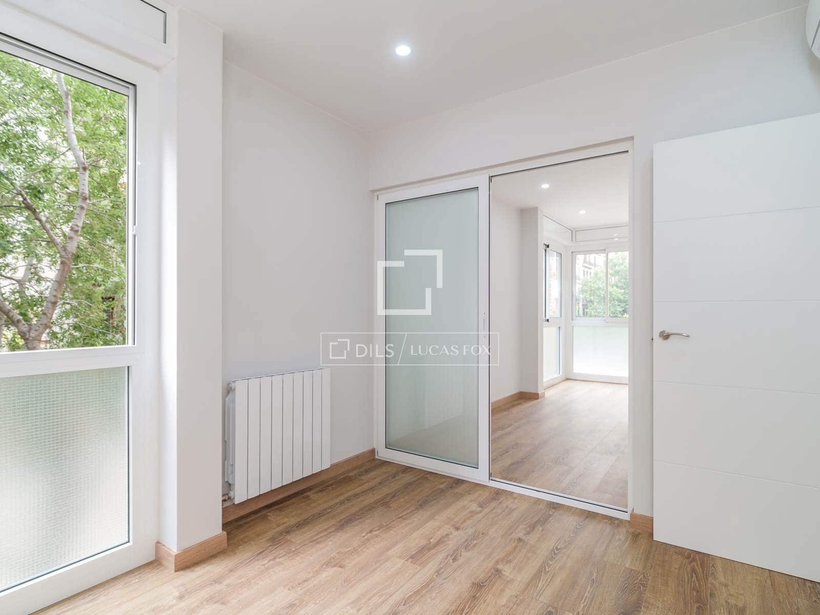 6 bedroom Apartment for sale in Barcelona city - € 1,150,000 (Ref: 9895088)