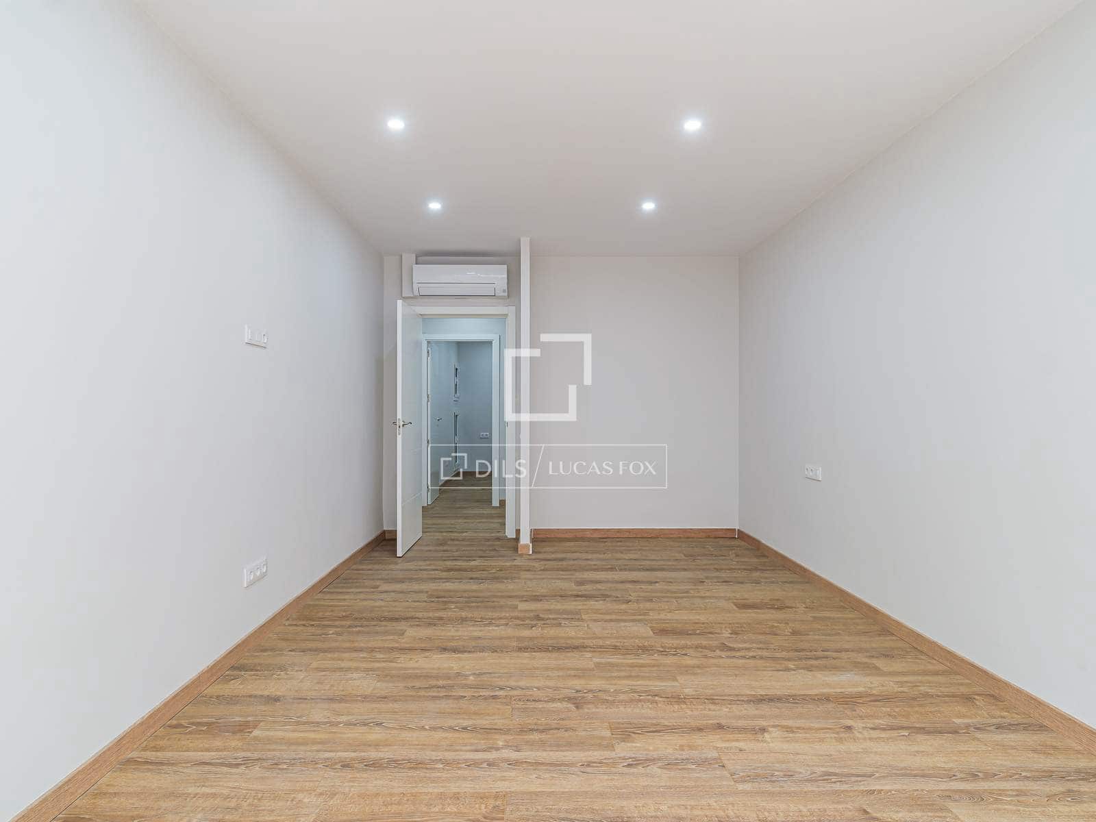 6 bedroom Apartment for sale in Barcelona city - € 1,150,000 (Ref: 9895088)