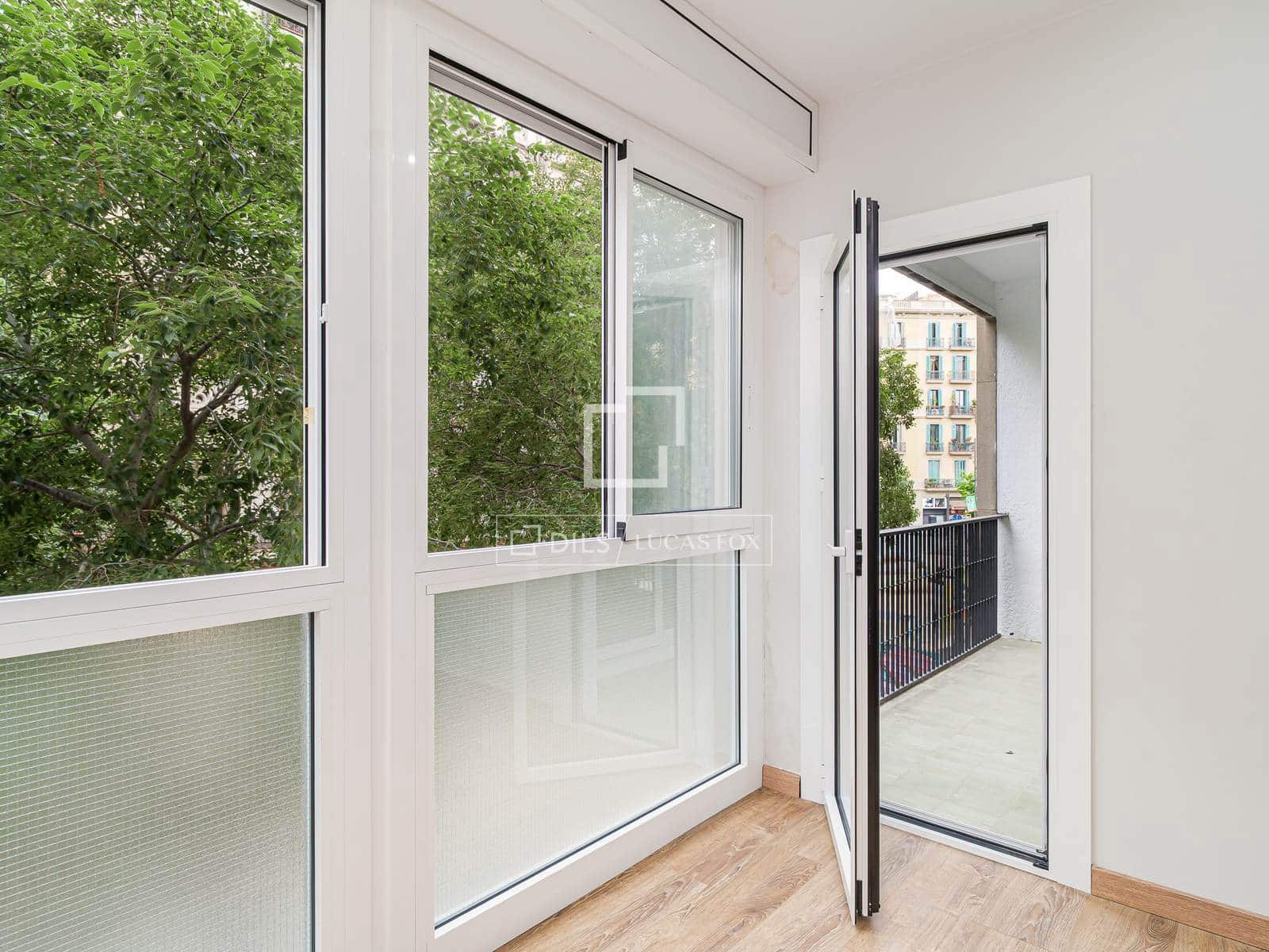6 bedroom Apartment for sale in Barcelona city - € 1,150,000 (Ref: 9895088)