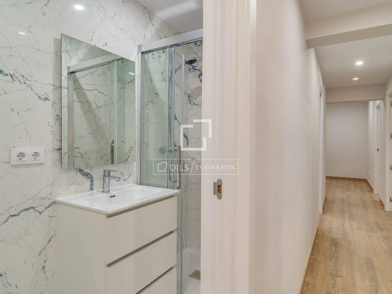 6 bedroom Apartment for sale in Barcelona city - € 1,150,000 (Ref: 9895088)