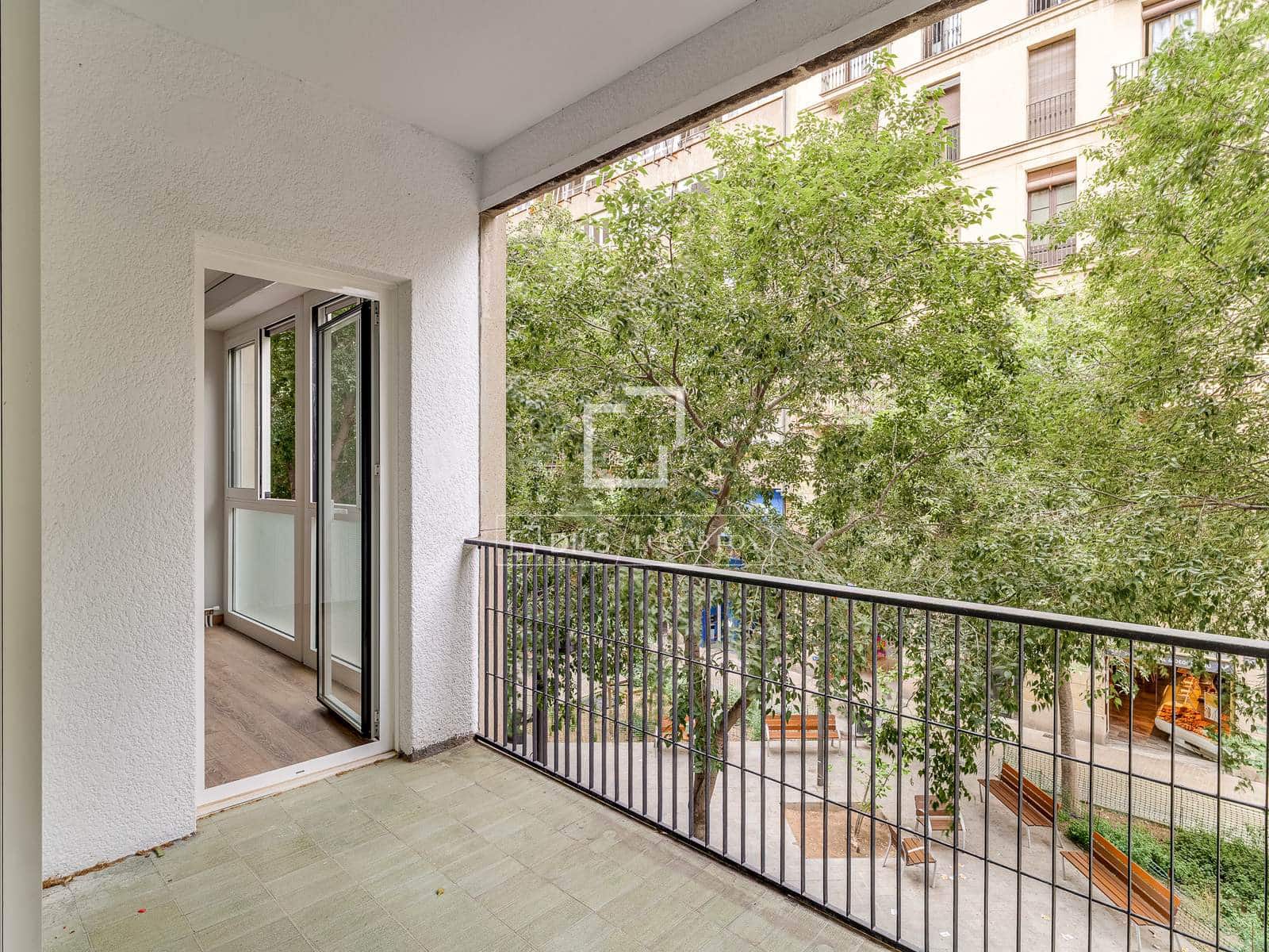 6 bedroom Apartment for sale in Barcelona city - € 1,150,000 (Ref: 9895088)