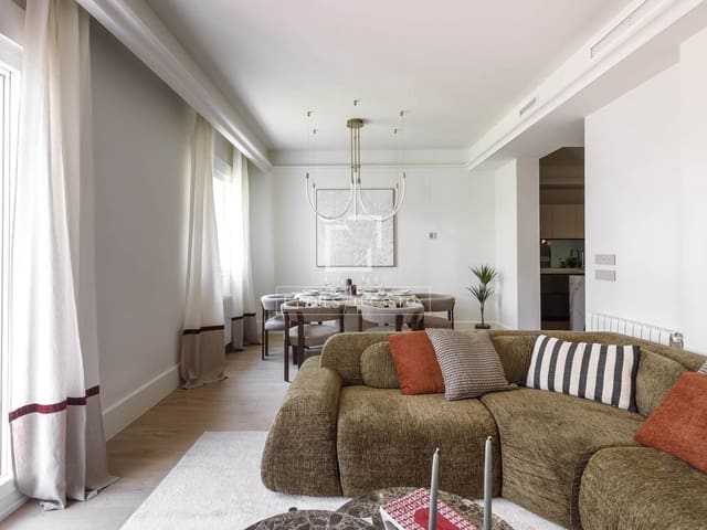 3 soveværelse Lejlighed til salg i Castellana, Madrid by - € 1.990.000 (Ref: 9895089)