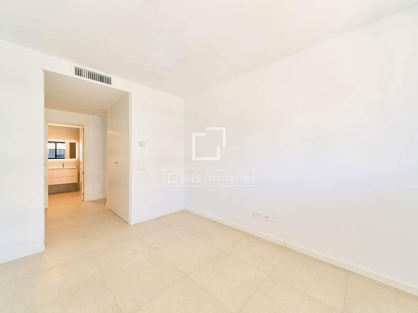 2 soverom Leilighet til salgs i Torremolinos med svømmebasseng garasje - € 975 000 (Ref: 9895090)