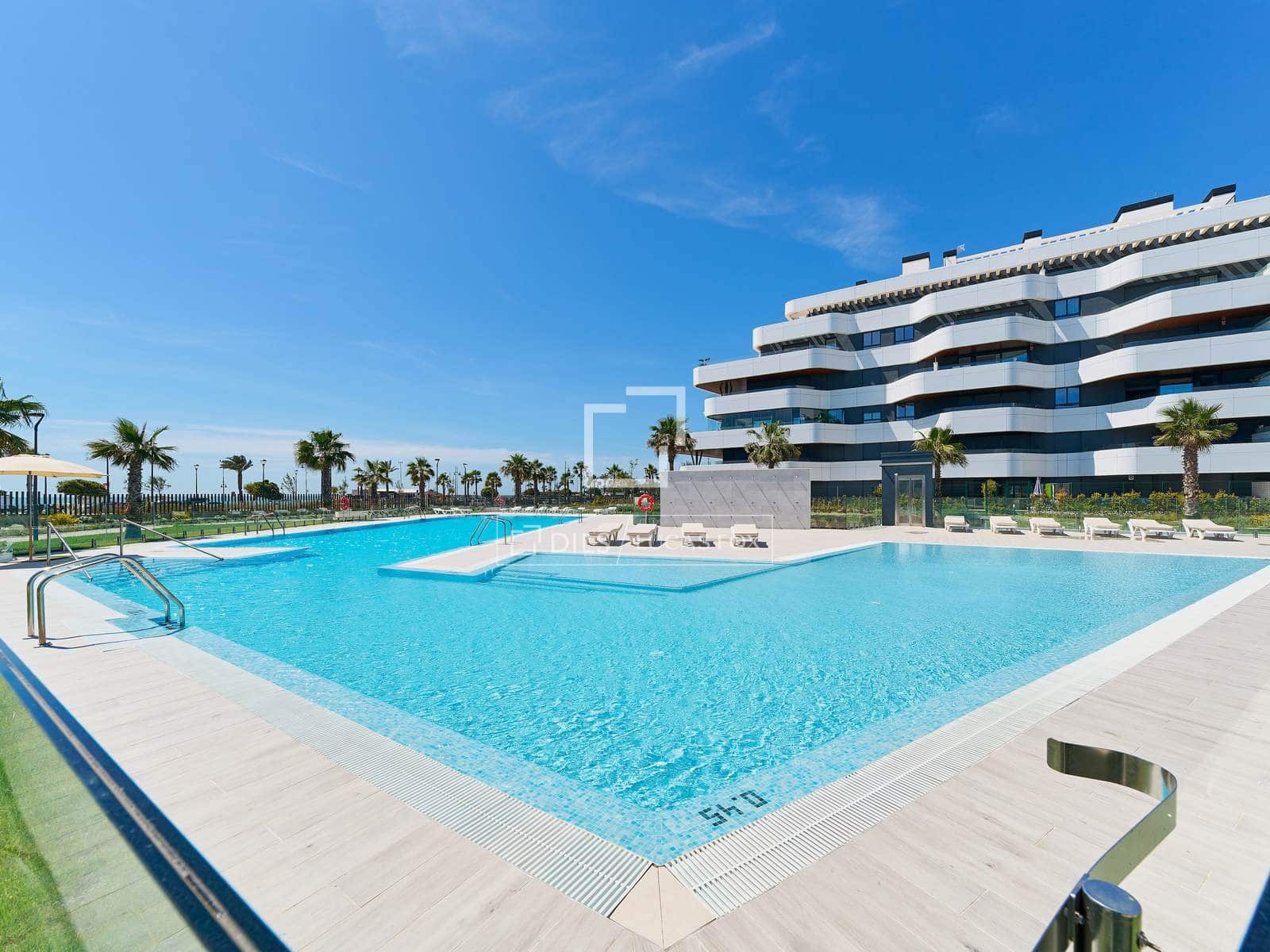 2 soverom Leilighet til salgs i Torremolinos med svømmebasseng garasje - € 975 000 (Ref: 9895090)
