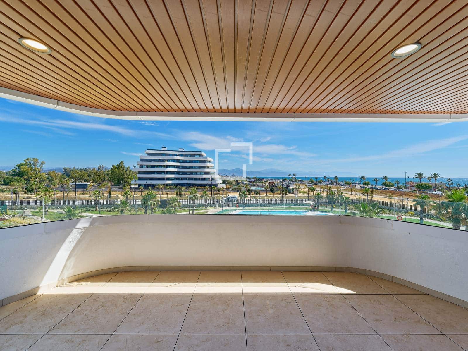 2 soverom Leilighet til salgs i Torremolinos med svømmebasseng garasje - € 975 000 (Ref: 9895090)