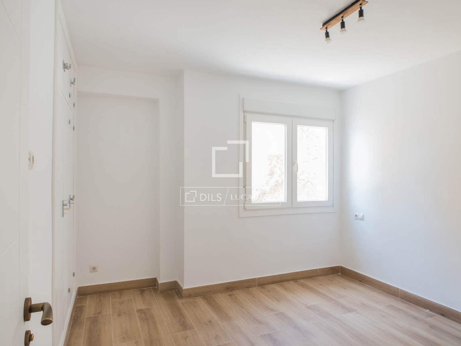 4 soverom Leilighet til leie i Malaga by med garasje - € 3 000 (Ref: 9895091)