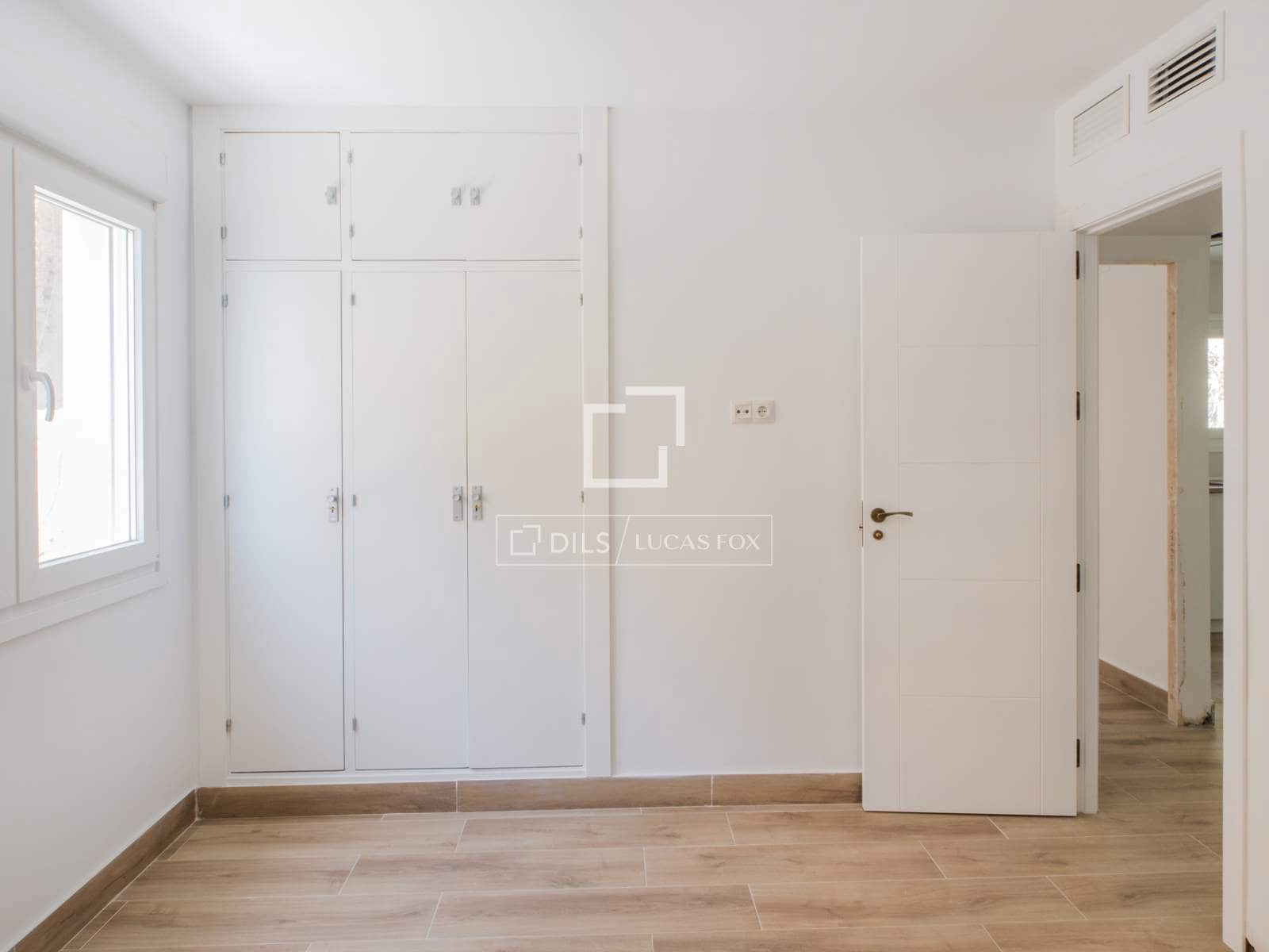 4 soverom Leilighet til leie i Malaga by med garasje - € 3 000 (Ref: 9895091)