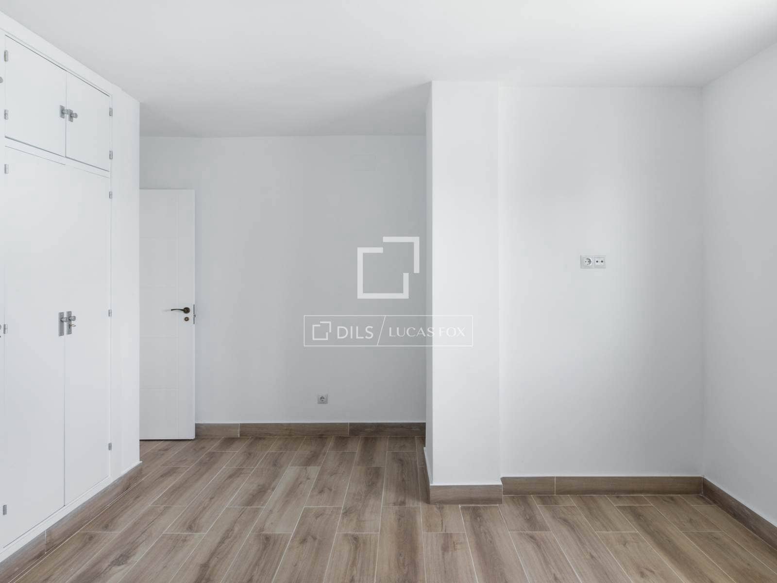 4 soverom Leilighet til leie i Malaga by med garasje - € 3 000 (Ref: 9895091)