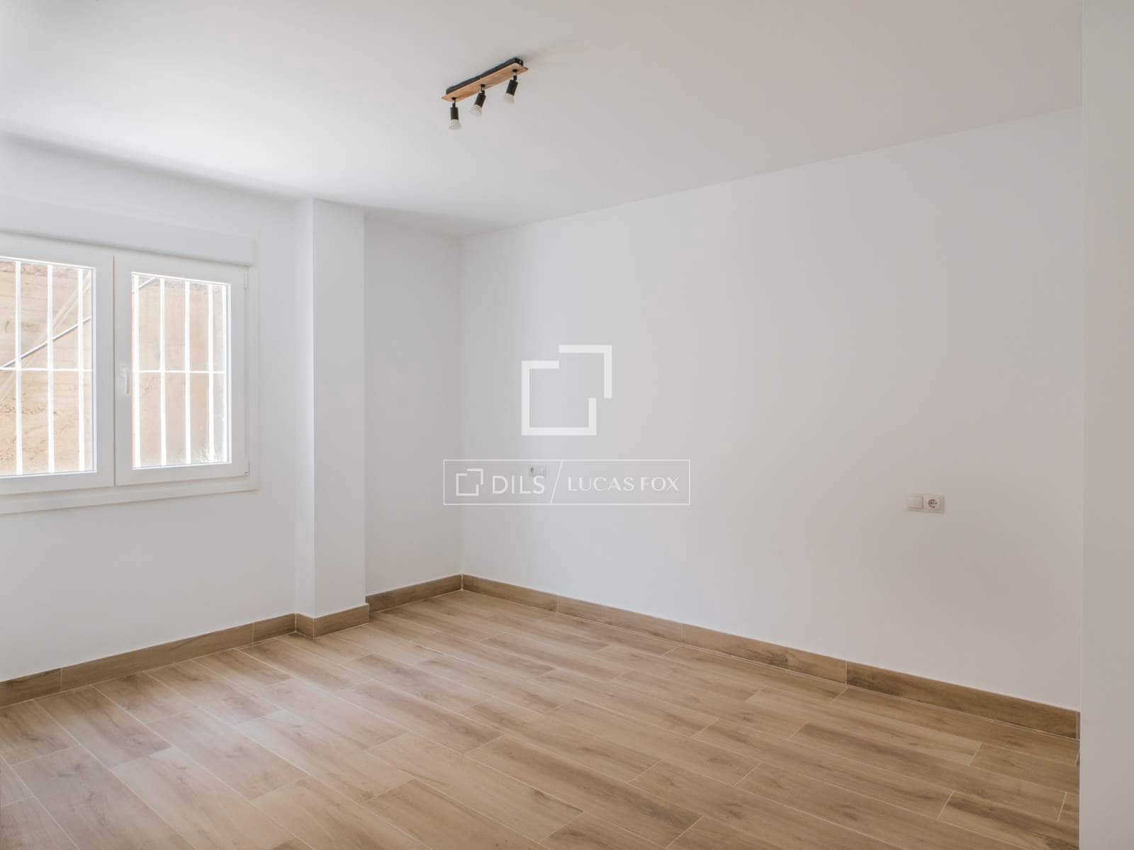 4 soverom Leilighet til leie i Malaga by med garasje - € 3 000 (Ref: 9895091)