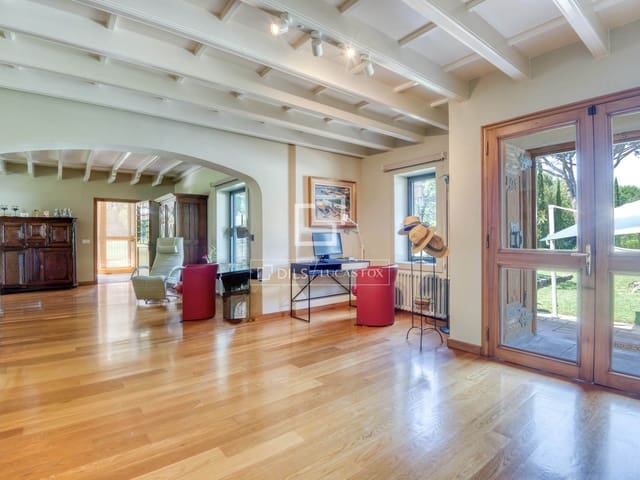 4 bedroom Villa for sale in Santa Cristina d'Aro with pool garage - € 1,650,000 (Ref: 9895094)