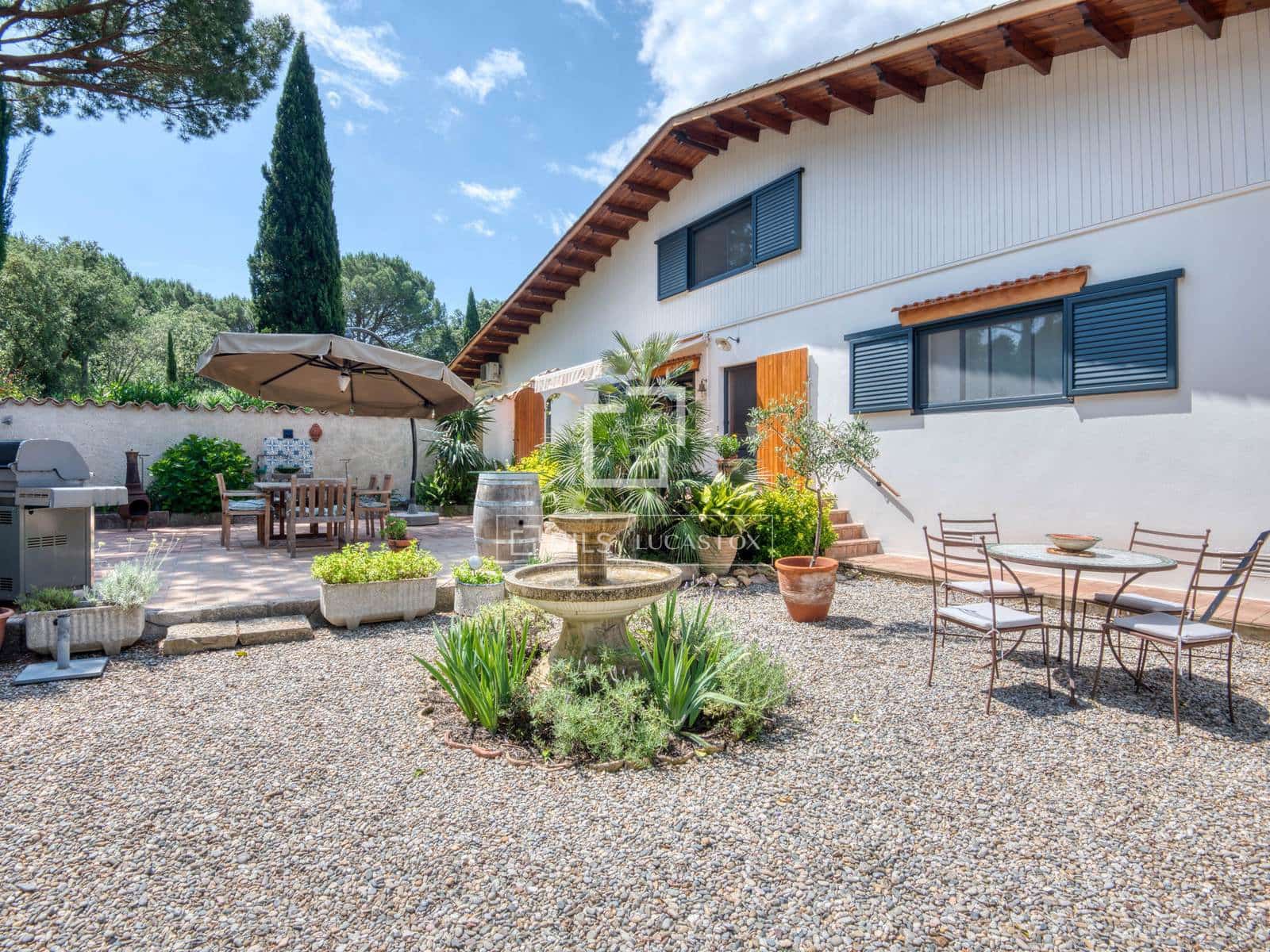 4 sypialnia Willa na sprzedaż w Santa Cristina d'Aro z basenem garażem - 1 650 000 € (Ref: 9895094)