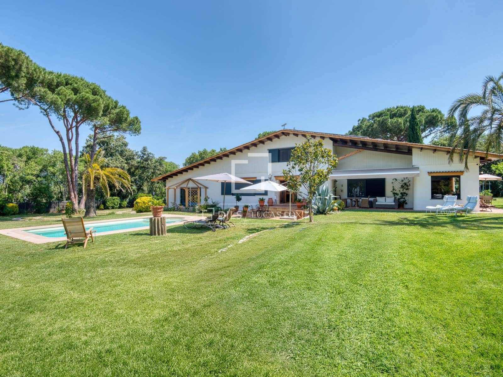 4 sypialnia Willa na sprzedaż w Santa Cristina d'Aro z basenem garażem - 1 650 000 € (Ref: 9895094)