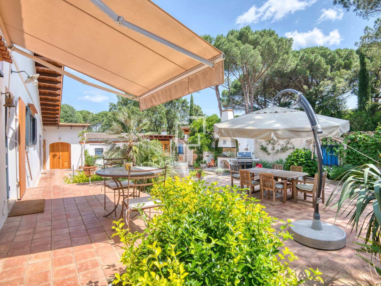 4 sypialnia Willa na sprzedaż w Santa Cristina d'Aro z basenem garażem - 1 650 000 € (Ref: 9895094)