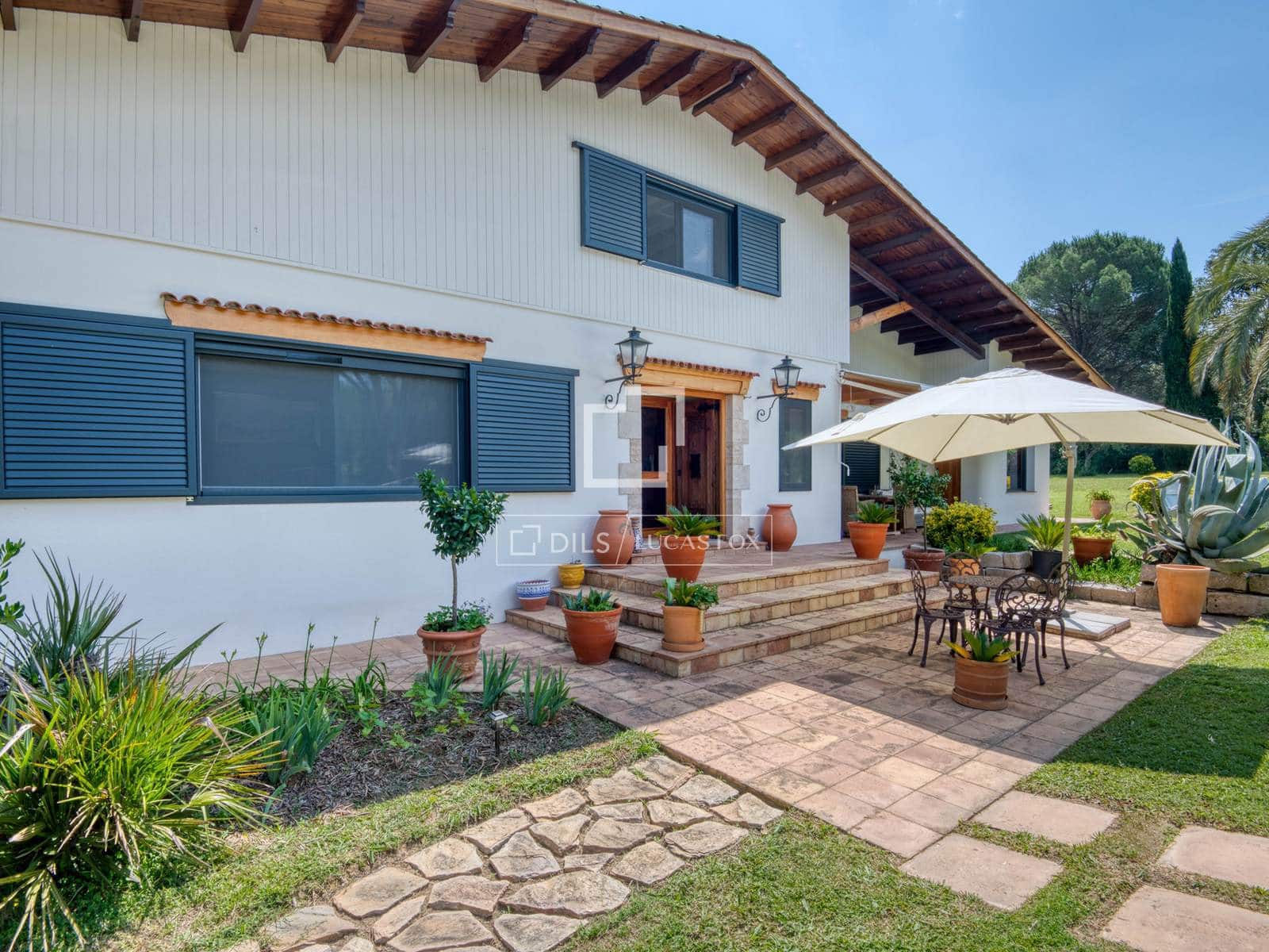 4 sypialnia Willa na sprzedaż w Santa Cristina d'Aro z basenem garażem - 1 650 000 € (Ref: 9895094)