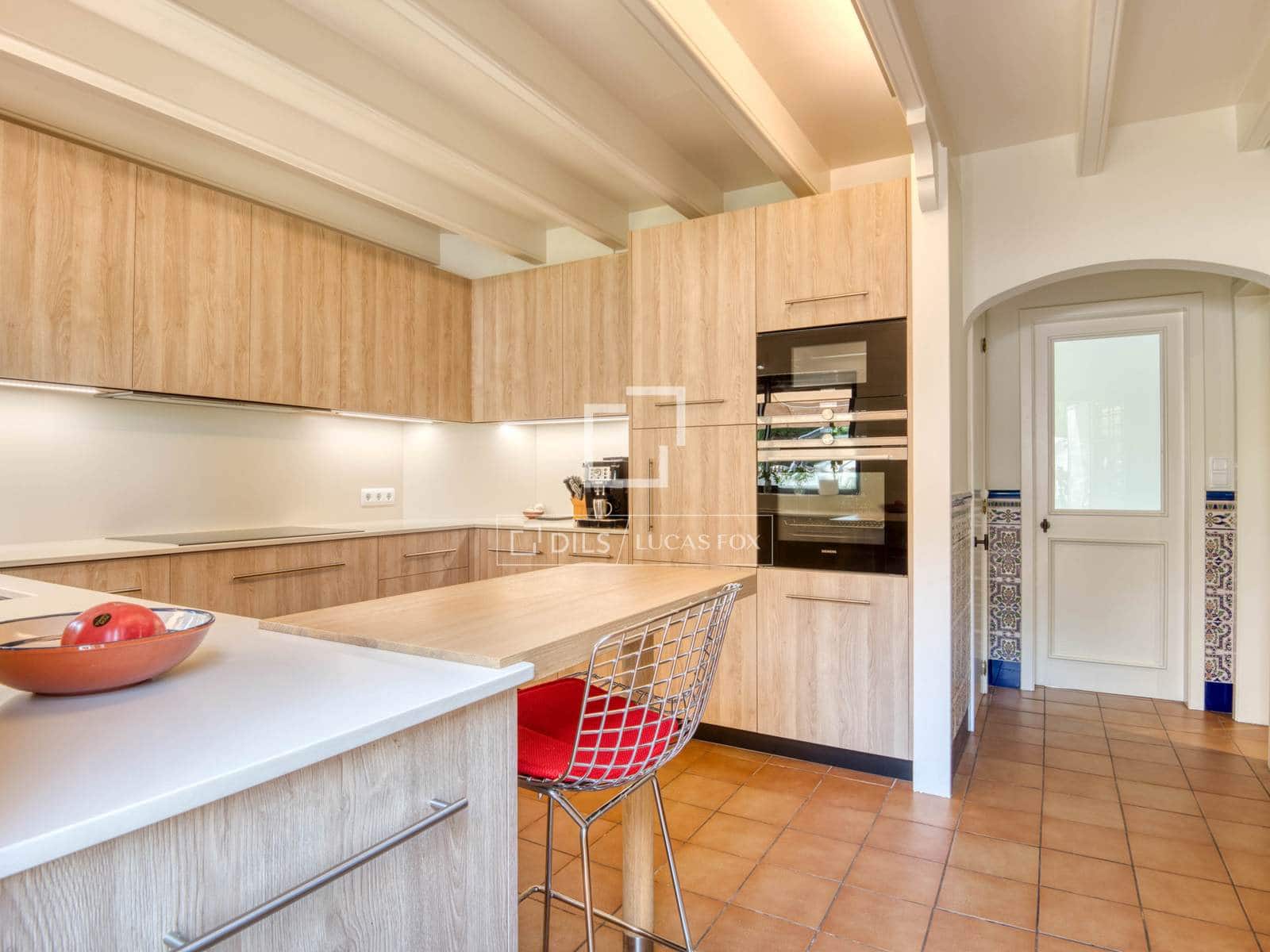 4 sypialnia Willa na sprzedaż w Santa Cristina d'Aro z basenem garażem - 1 650 000 € (Ref: 9895094)