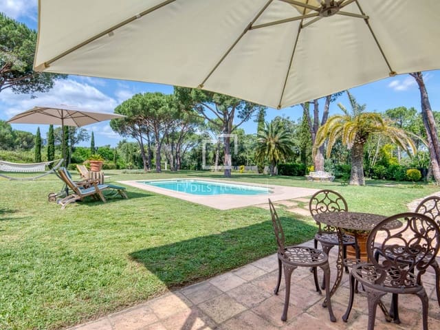 4 bedroom Villa for sale in Santa Cristina d'Aro with pool garage - € 1,650,000 (Ref: 9895094)
